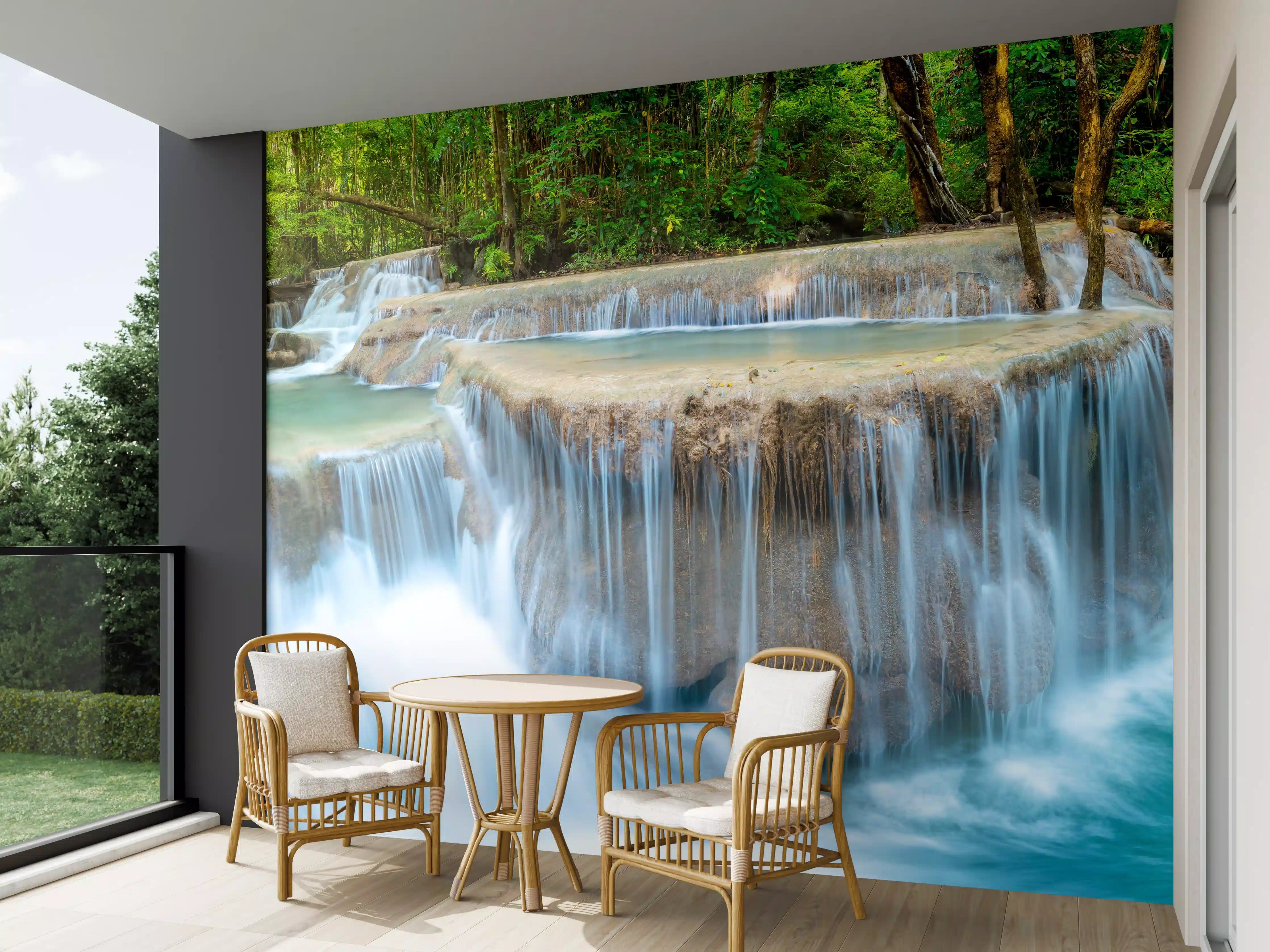 Wandverkleidung außen - Wasserfall im Wald von Thailand