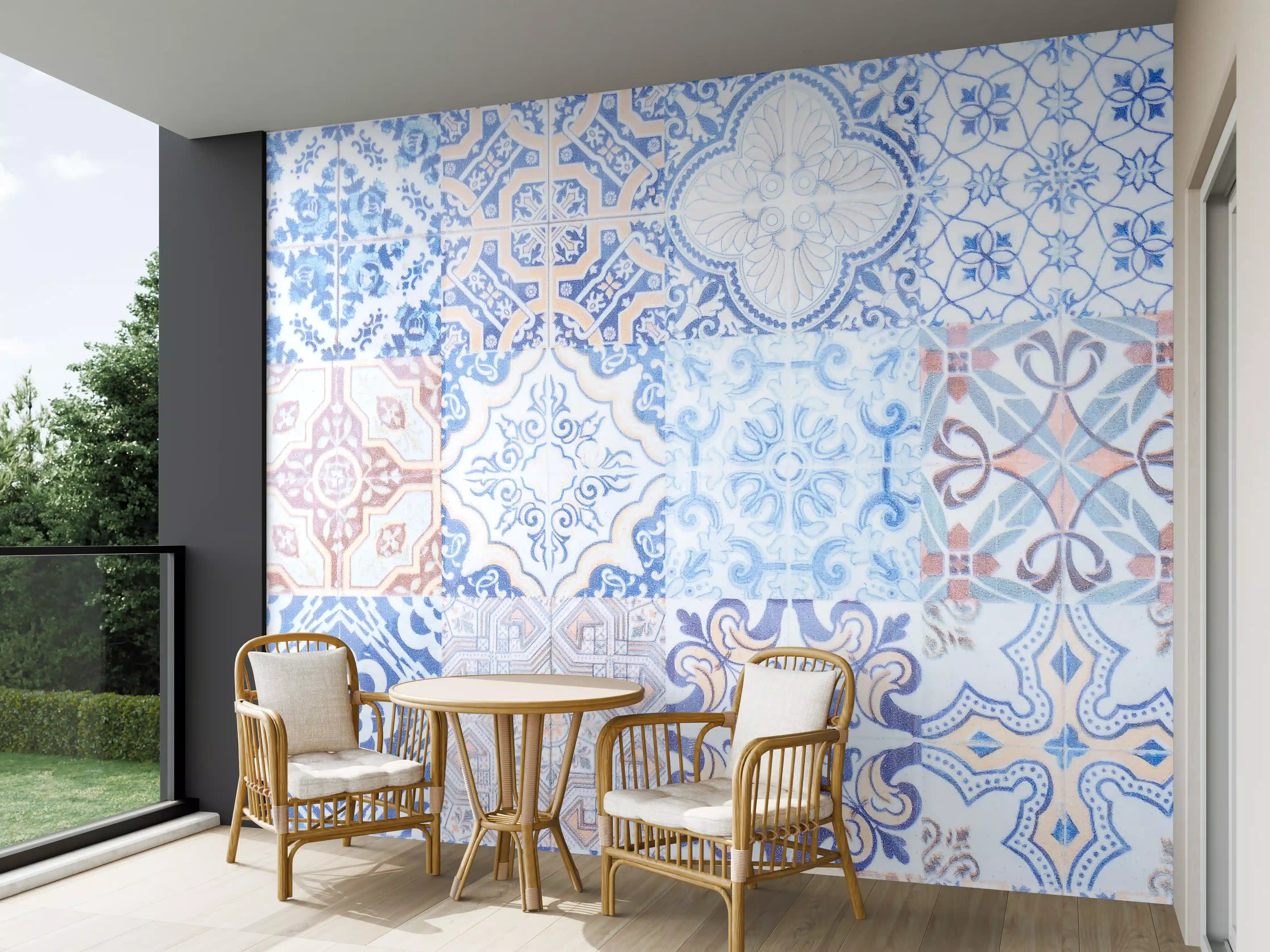 Wandverkleidung außen - Weiße und blaue Mosaikfliesen im Fliesendesign