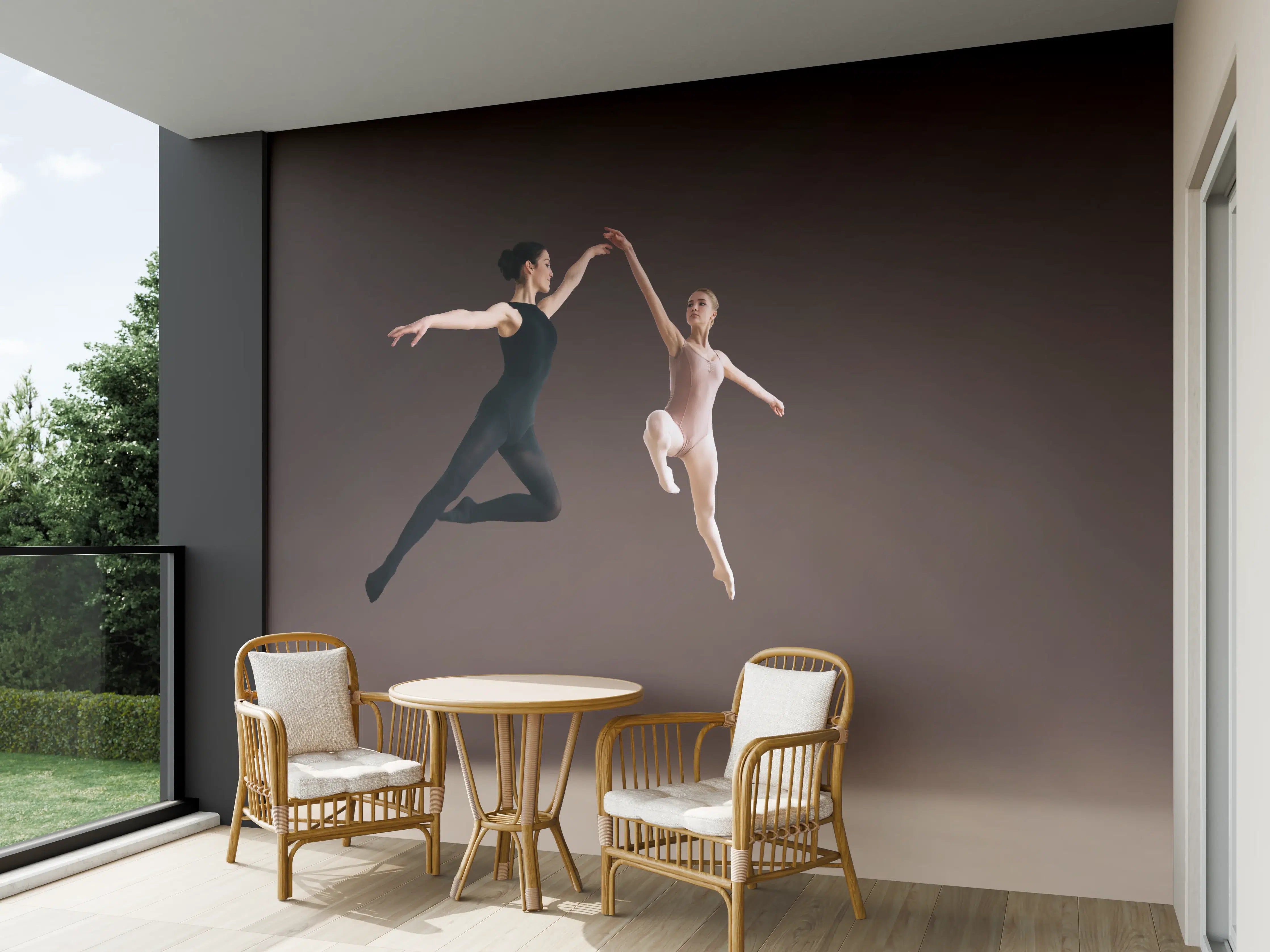 Wandverkleidung außen - zwei Balletttänzerinnen hoch in der Luft