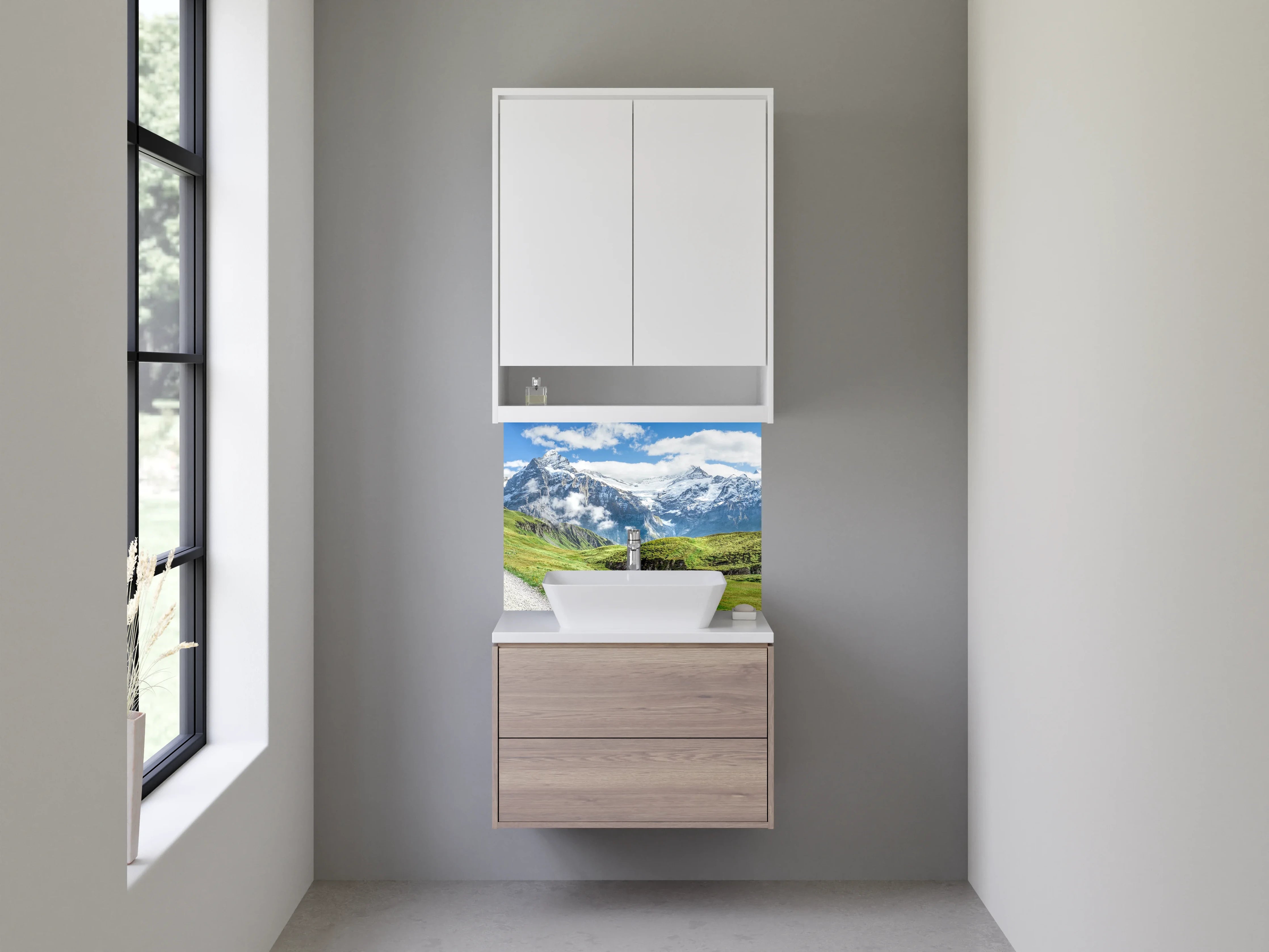 Waschbecken-Rückwand - Bergpanorama mit grünen Wiesen und Schnee-Gipfeln