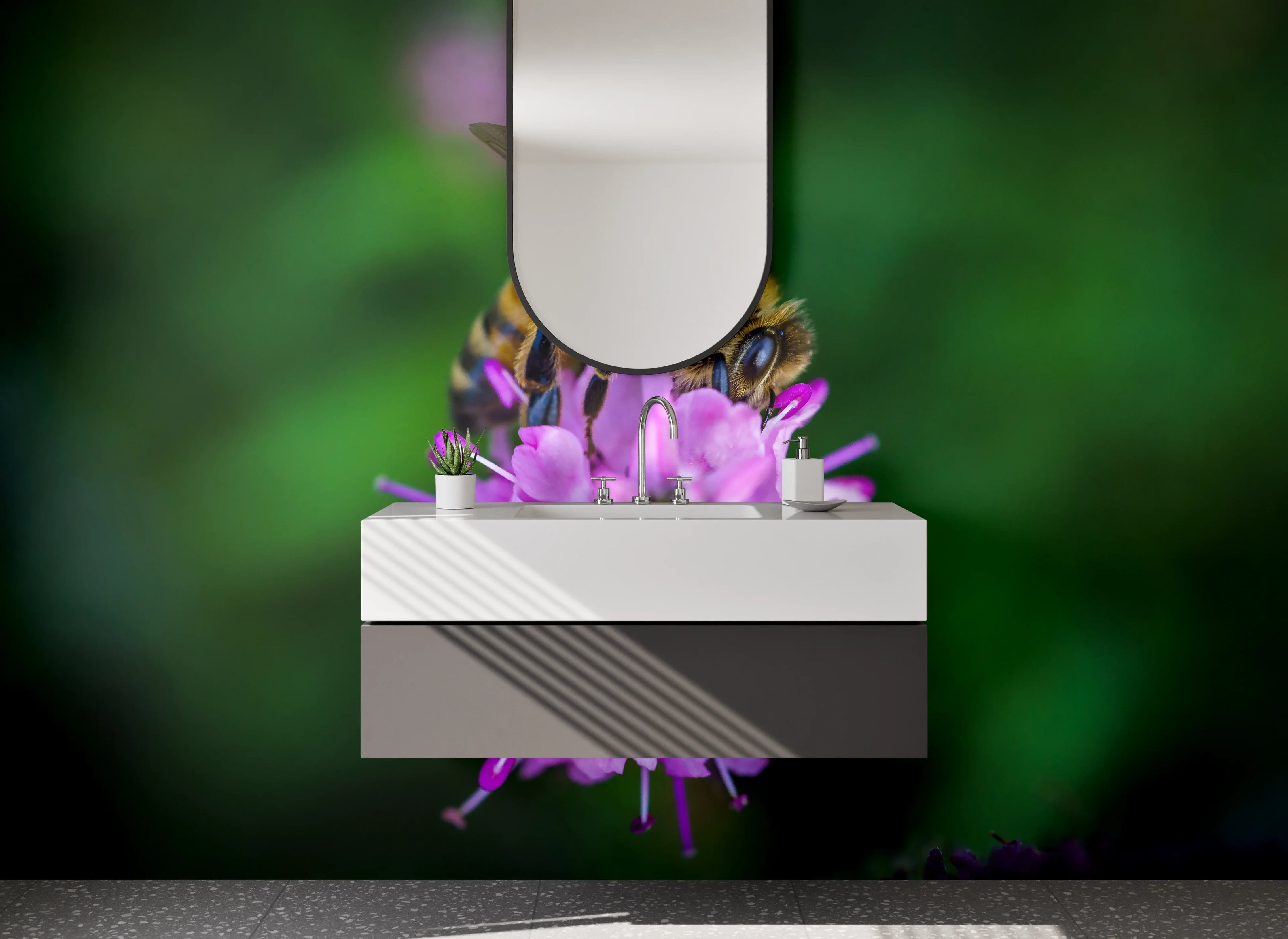 Waschbecken-Rückwand - Biene auf Blüte Makrofotografie