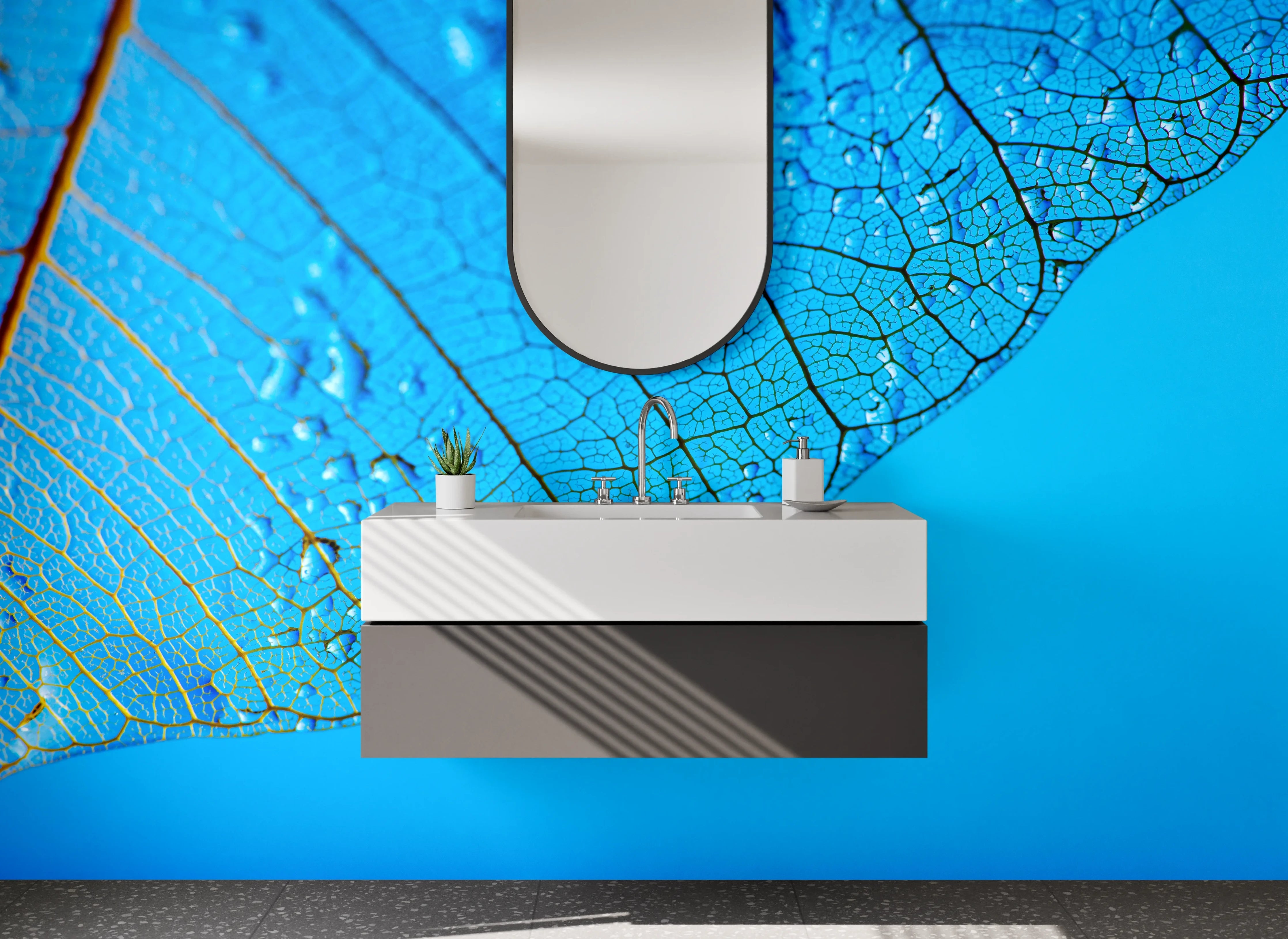 Waschbecken-Rückwand - Blatt mit Wassertropfen Makro Blau