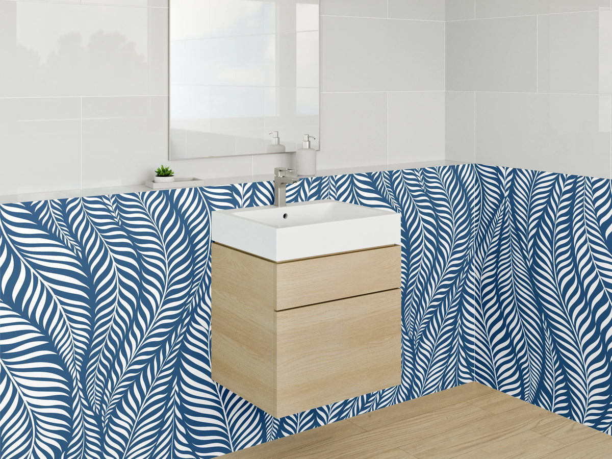 Waschbecken-Rückwand - Blau Weißes Blätter Muster modern