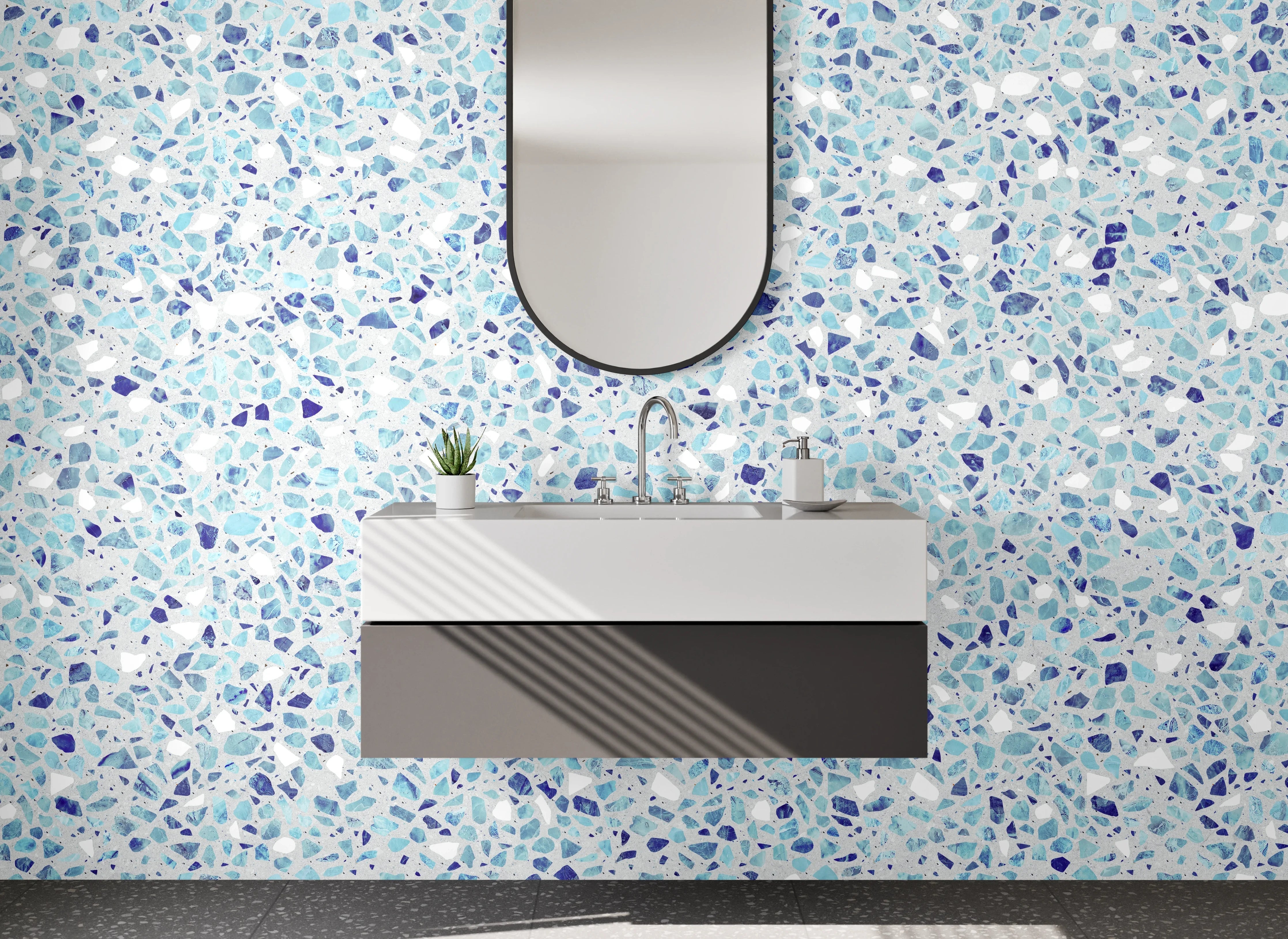 Waschbecken-Rückwand - Blauer Mosaikboden mit kleinen Steinchen