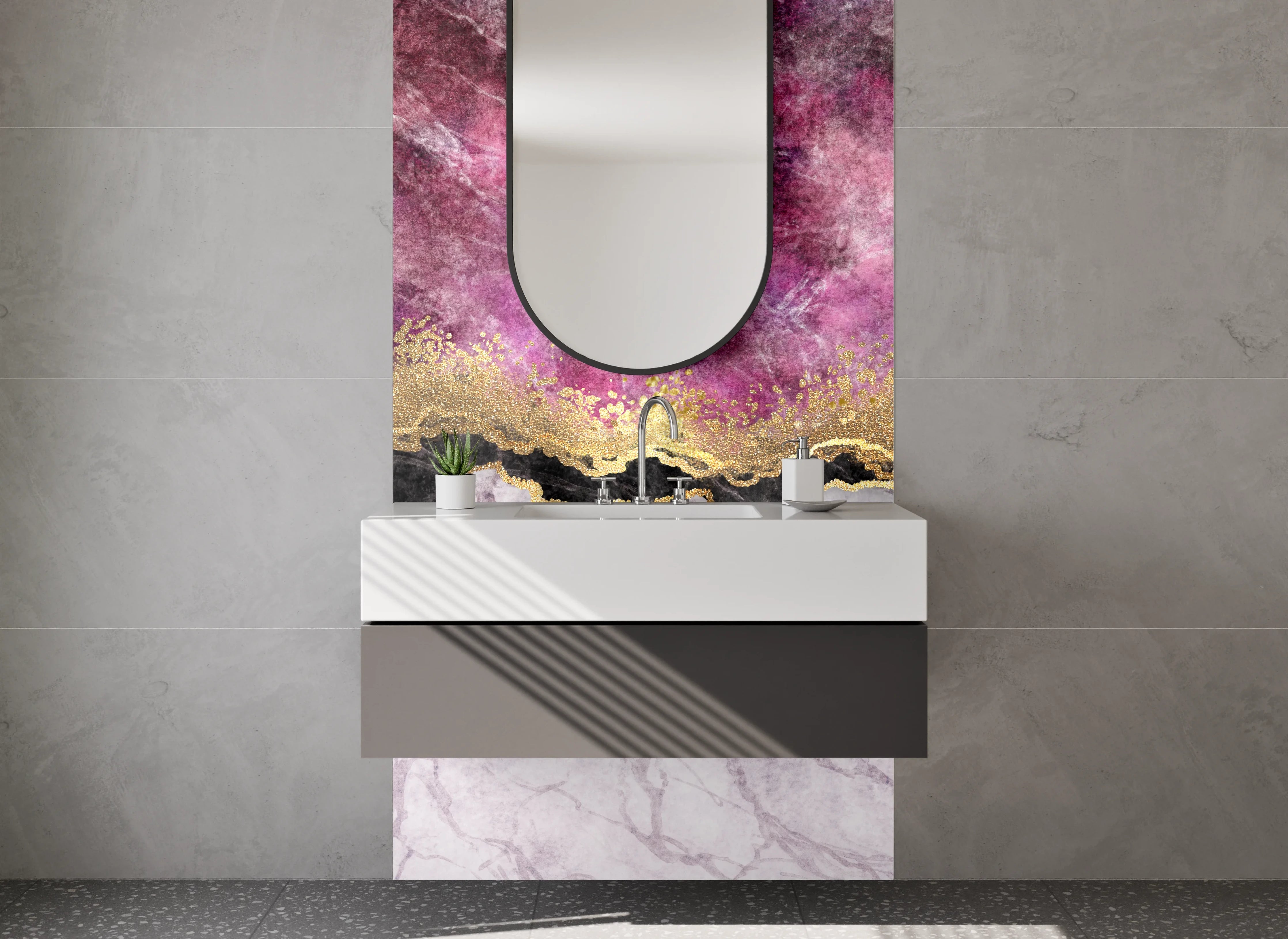 Waschbecken-Rückwand - Elegante Marmor-Optik mit Goldakzenten