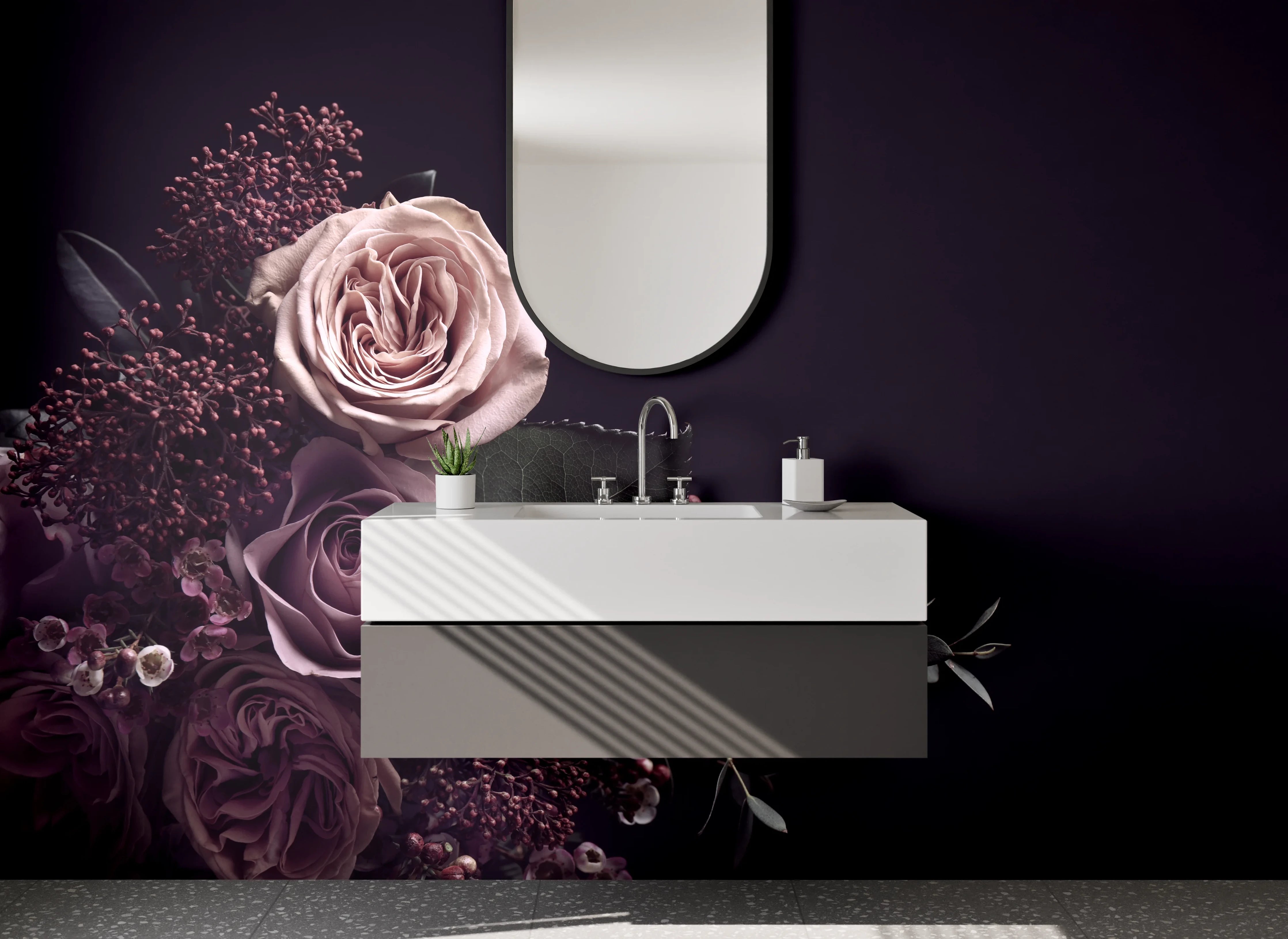 Waschbecken-Rückwand - Eleganter Rosenstrauß auf Dunkelviolett
