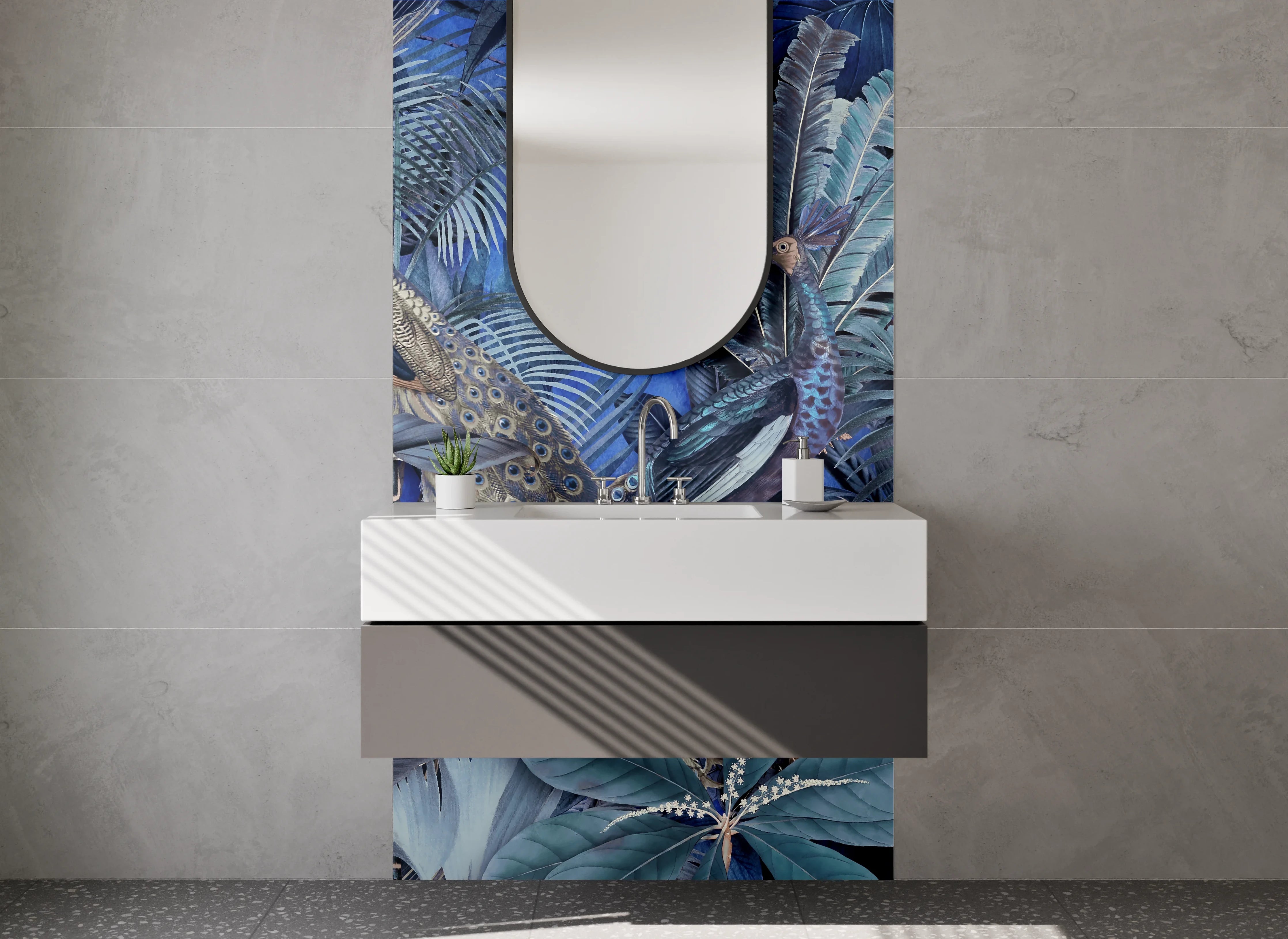 Waschbecken-Rückwand - Exotisches Dschungel-Motiv mit Pfauen