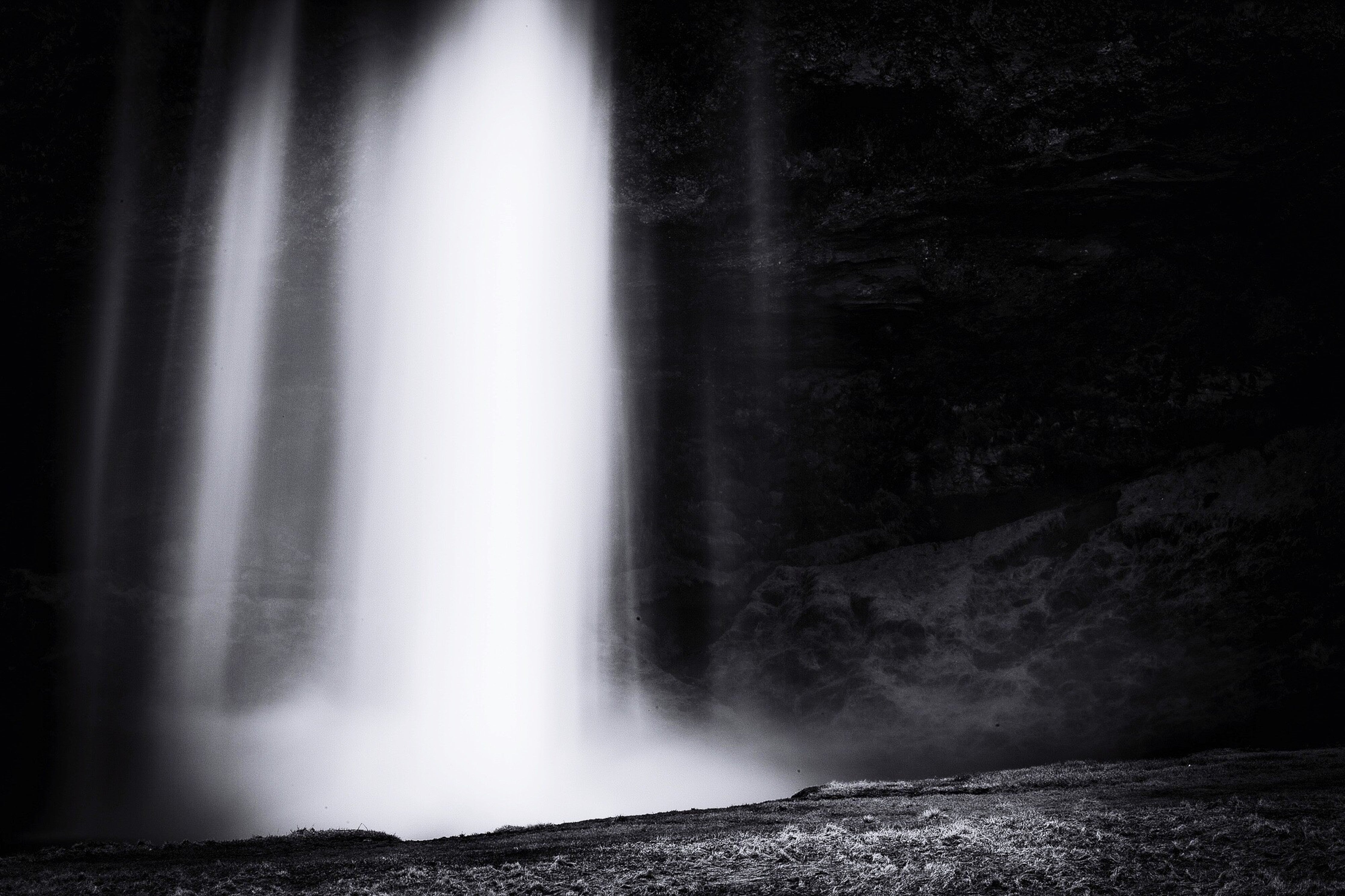 Waschbecken-Rückwand-Grauschattierte Wasserfall-Impressionen