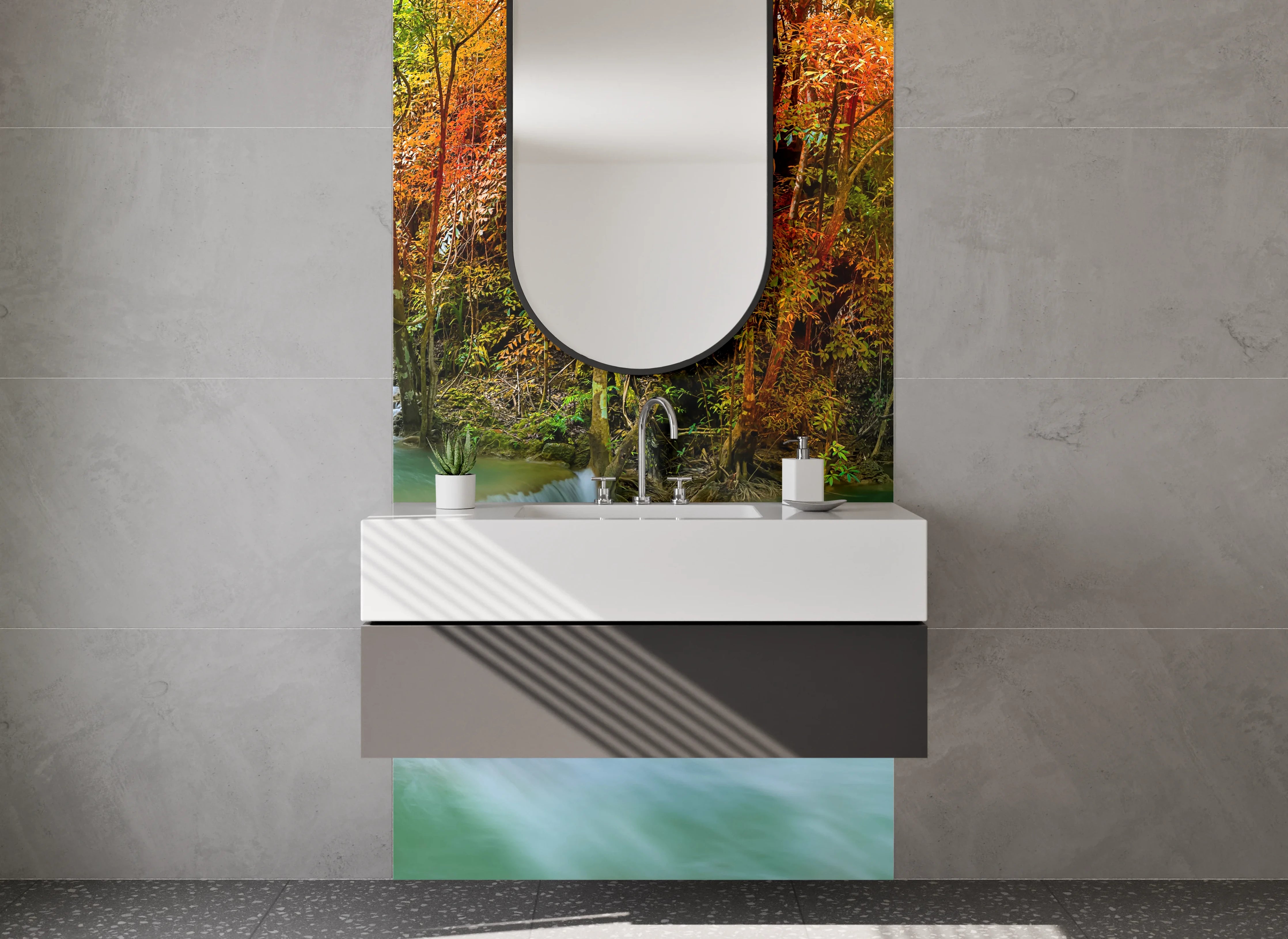 Waschbecken-Rückwand - Grauschimmer über weißem Waldfall