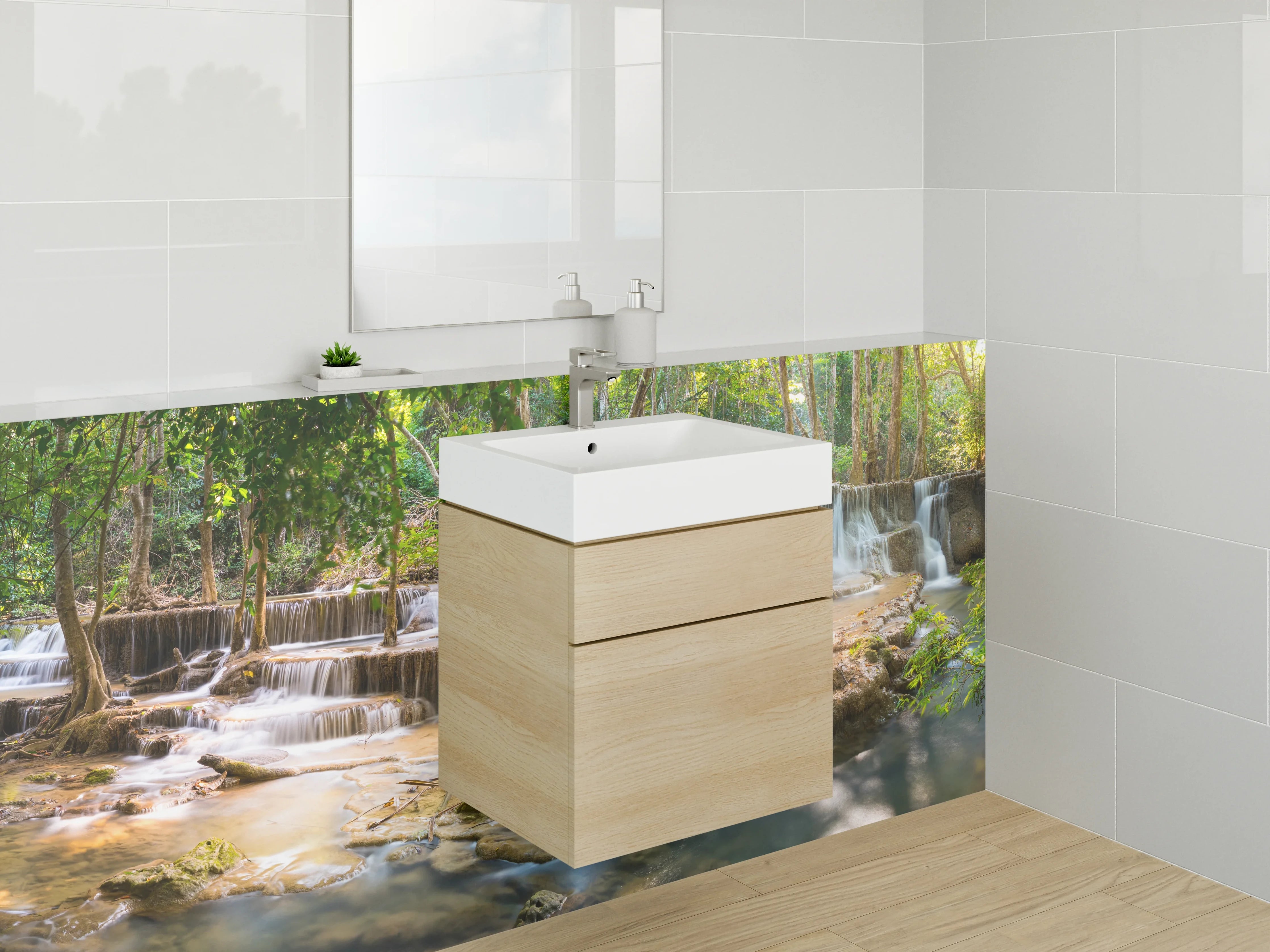 Waschbecken-Rückwand - Grauschimmernde Wasserfluten im Tropengrün