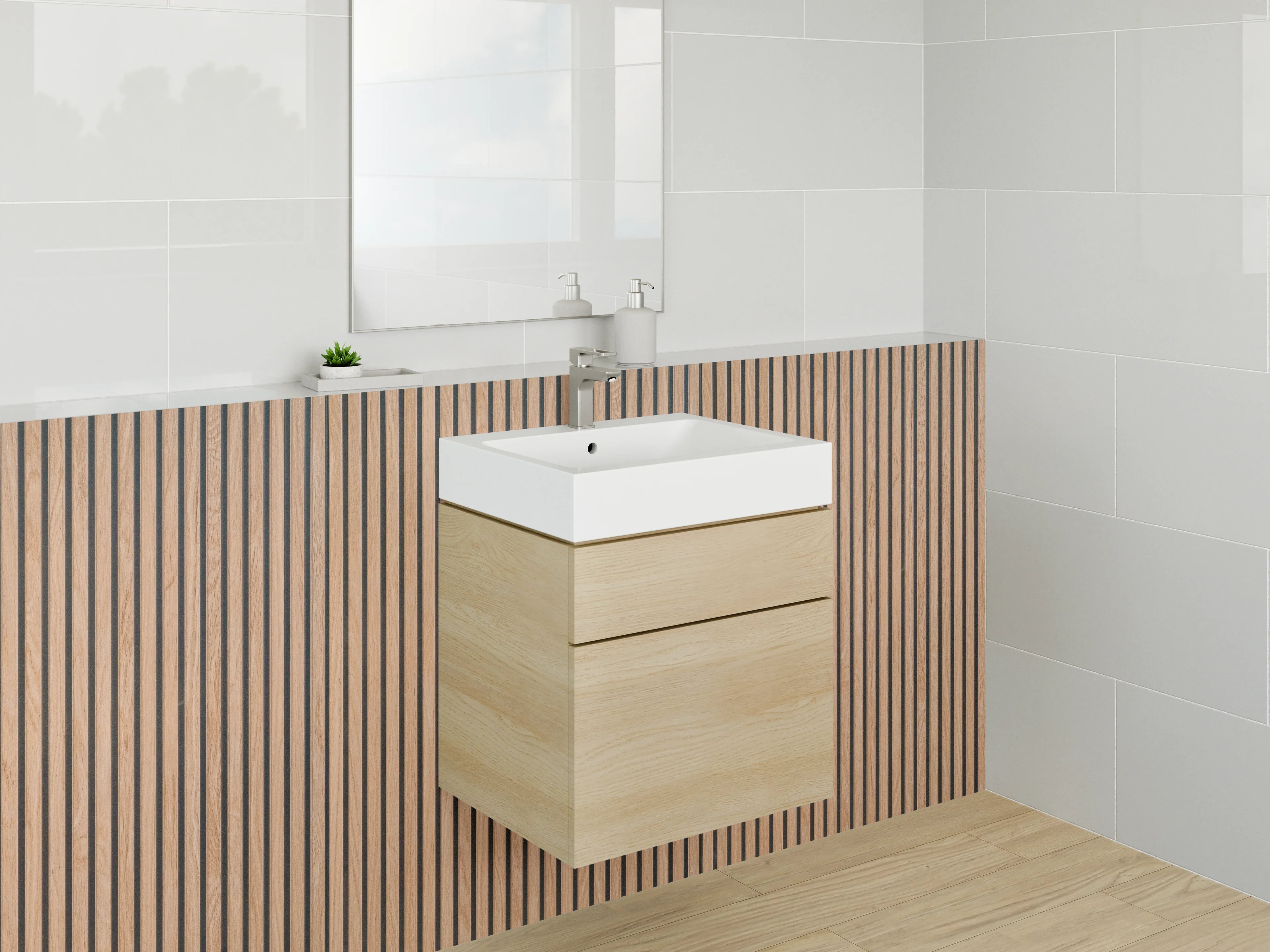 Waschbecken-Rückwand - Holzlamellen Wand mit warmem Braunton