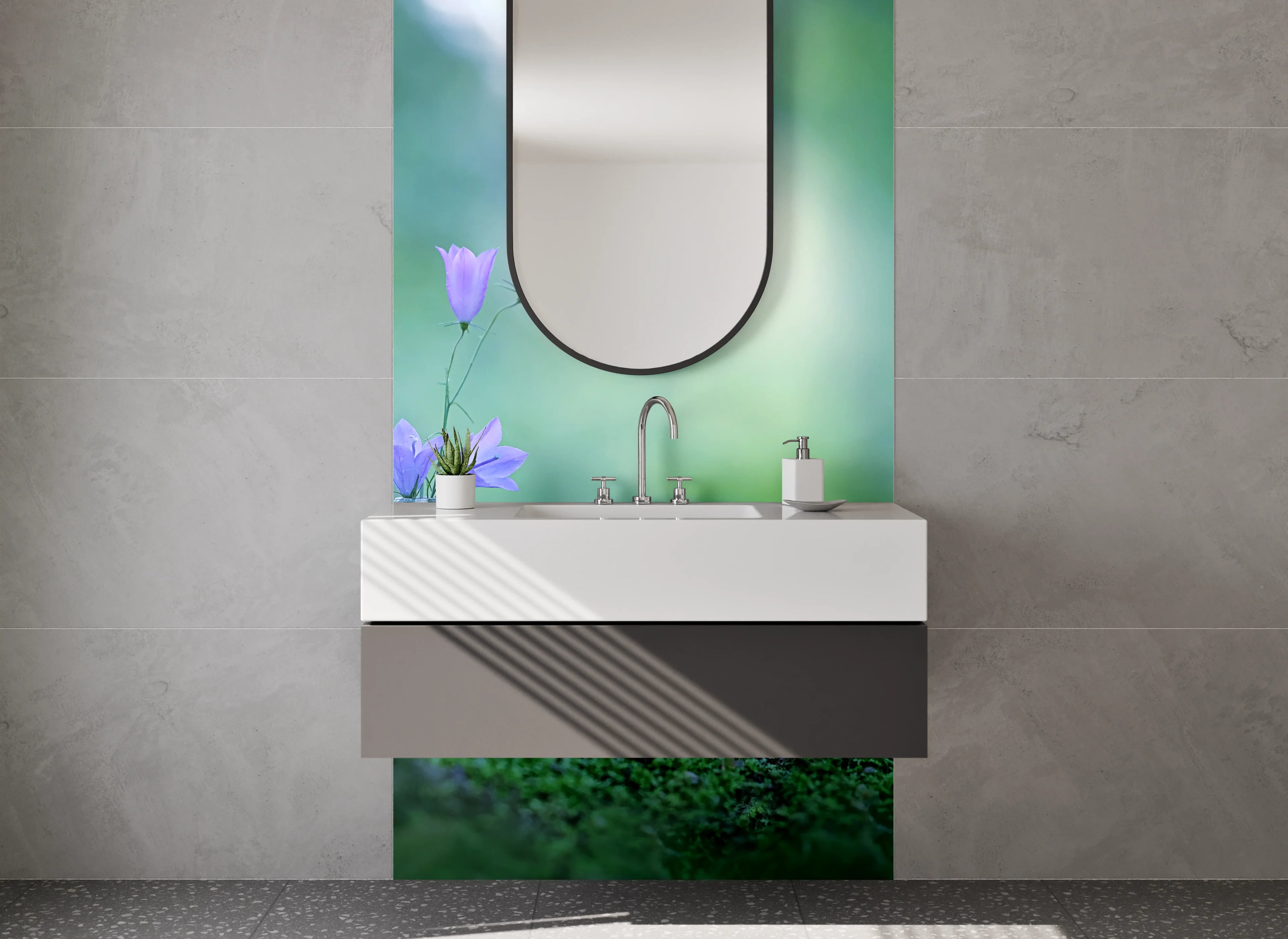 Waschbecken-Rückwand - Märchenhafte Waldblumen im Glas