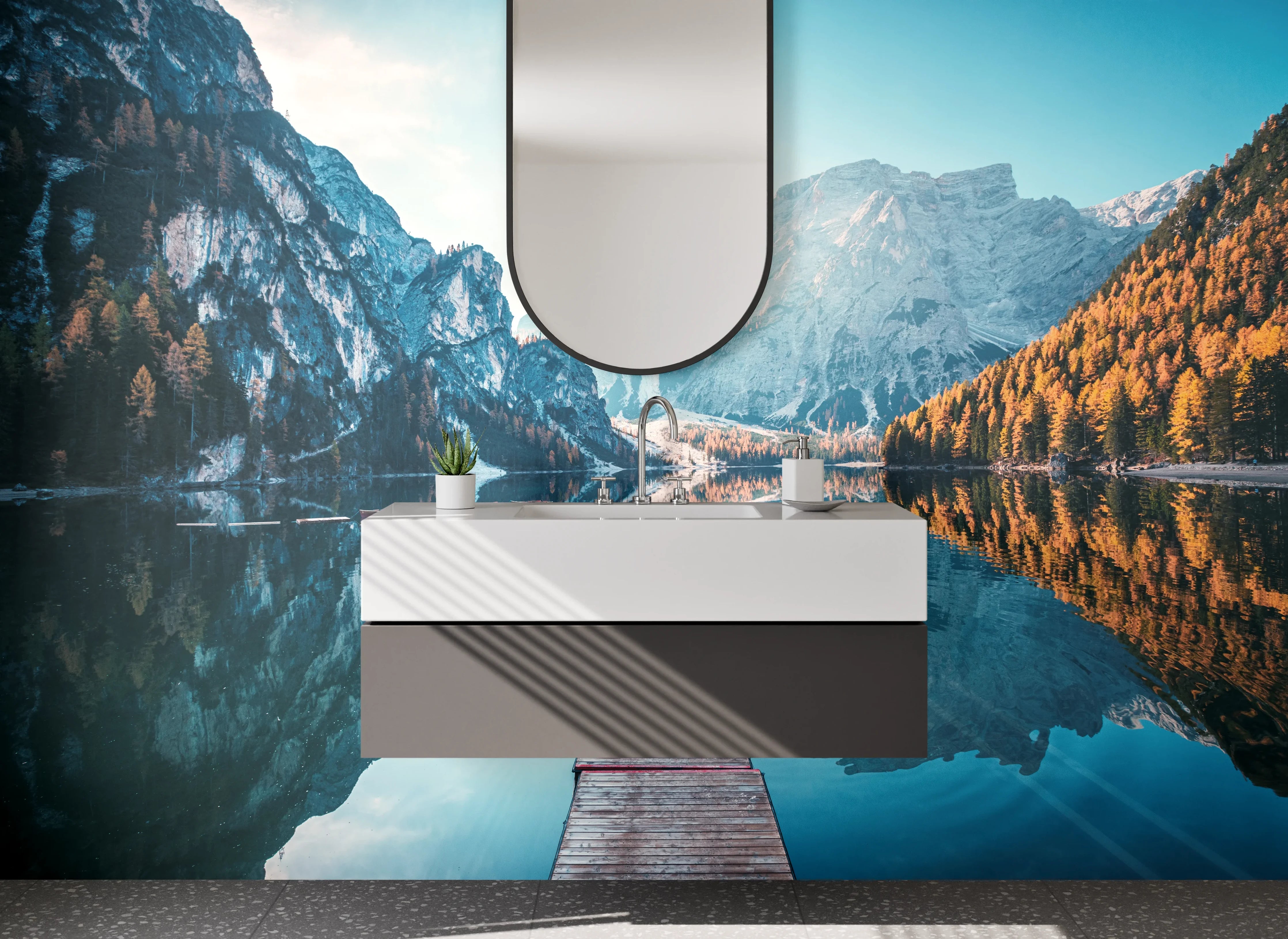 Waschbecken-Rückwand - Magischer Bergsee mit Holzsteg