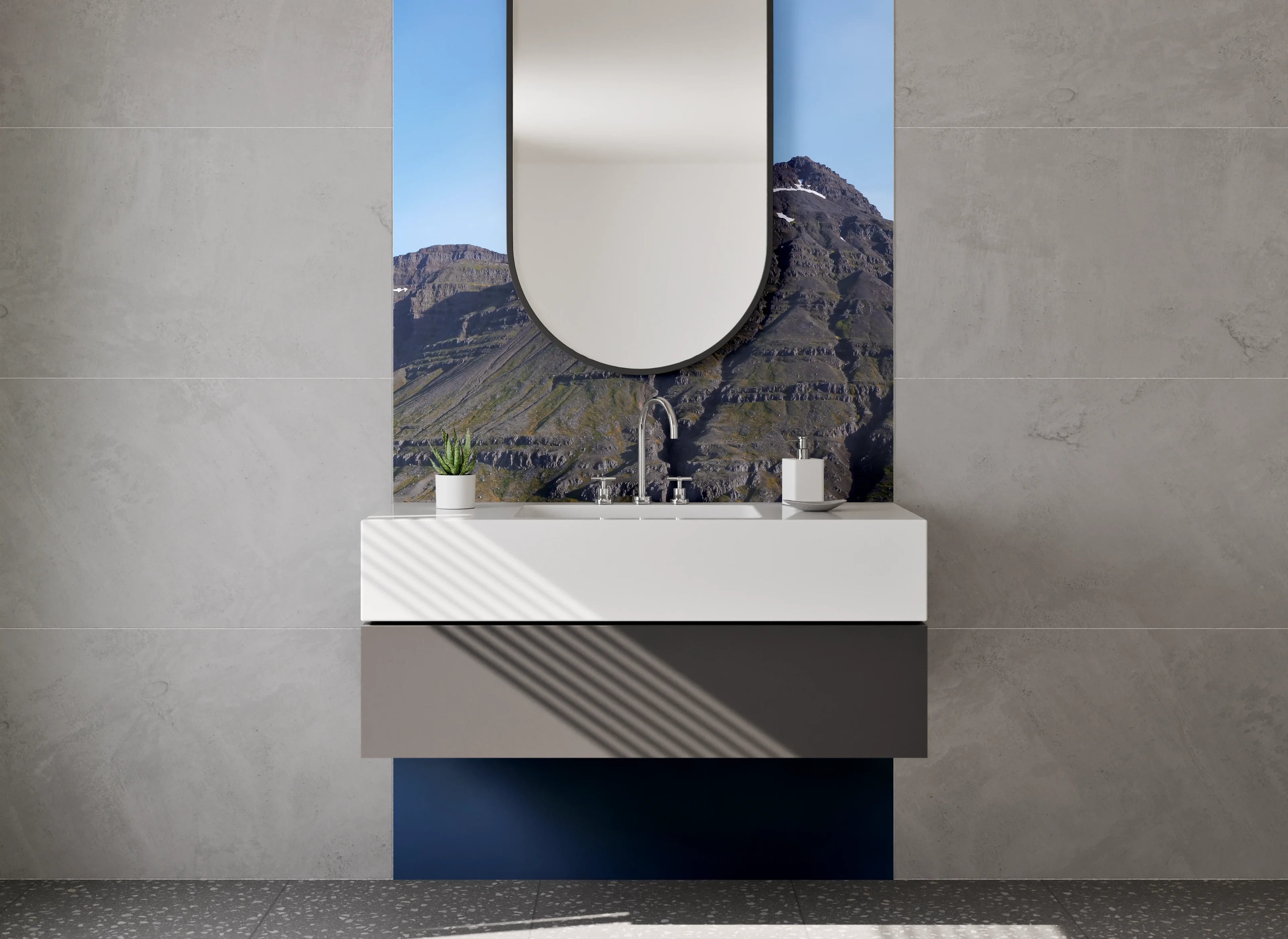 Waschbecken-Rückwand - Majestätischer Berg am See mit klarem Himmel