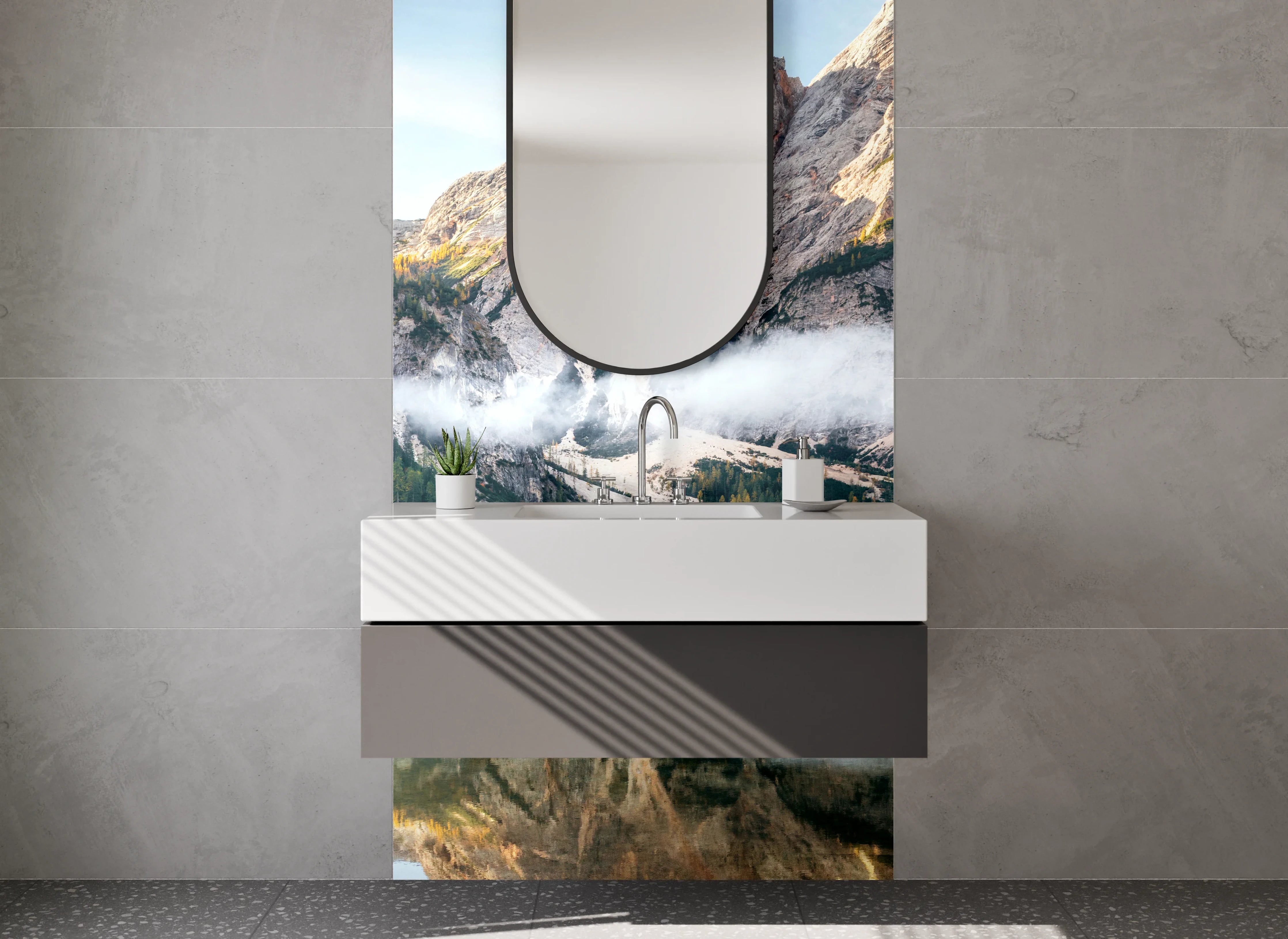 Waschbecken-Rückwand - Majestätischer Bergsee mit ruhigem Wasser