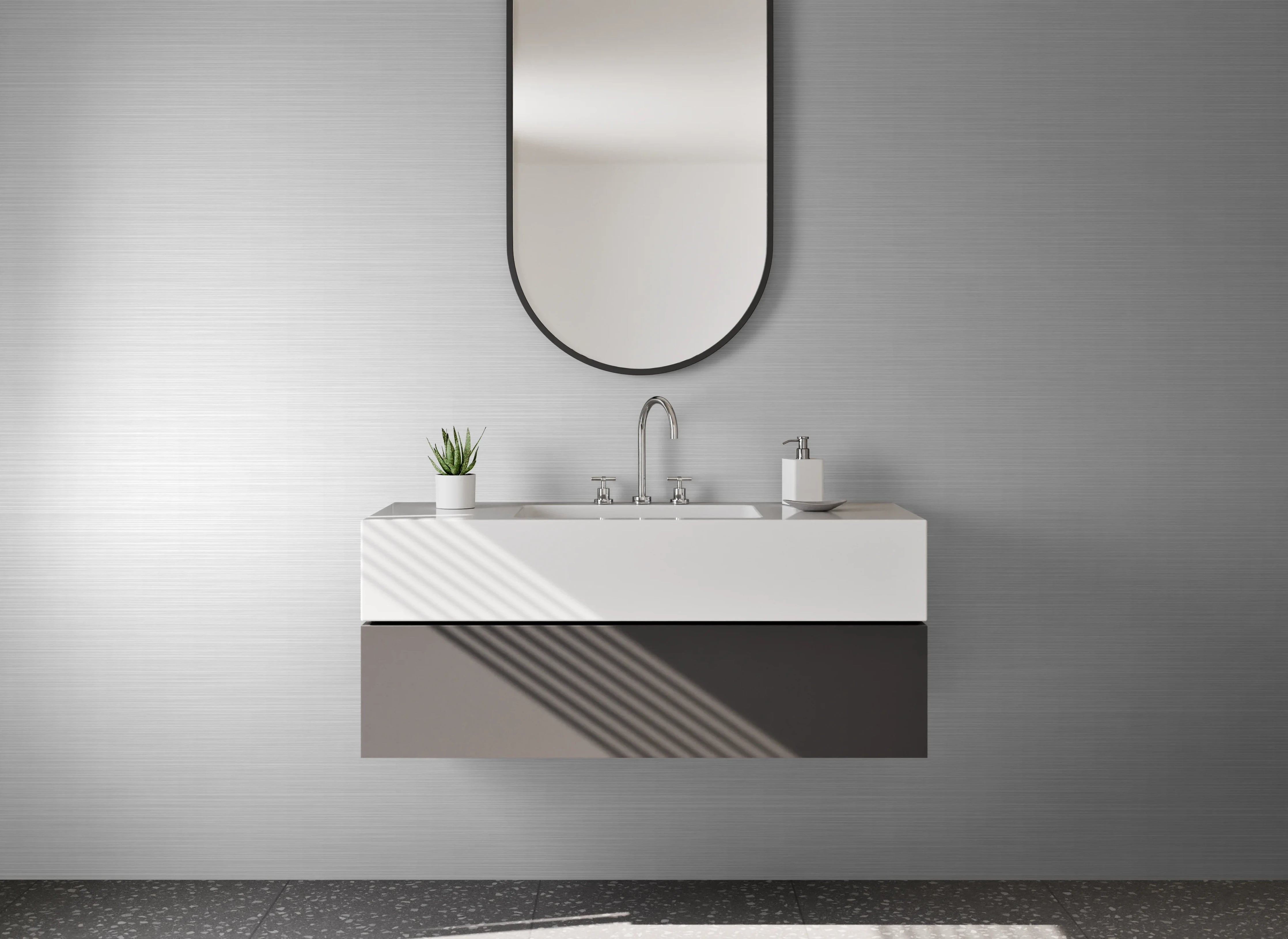 Waschbecken-Rückwand - Metallisch-silberne Oberfläche minimalistisch