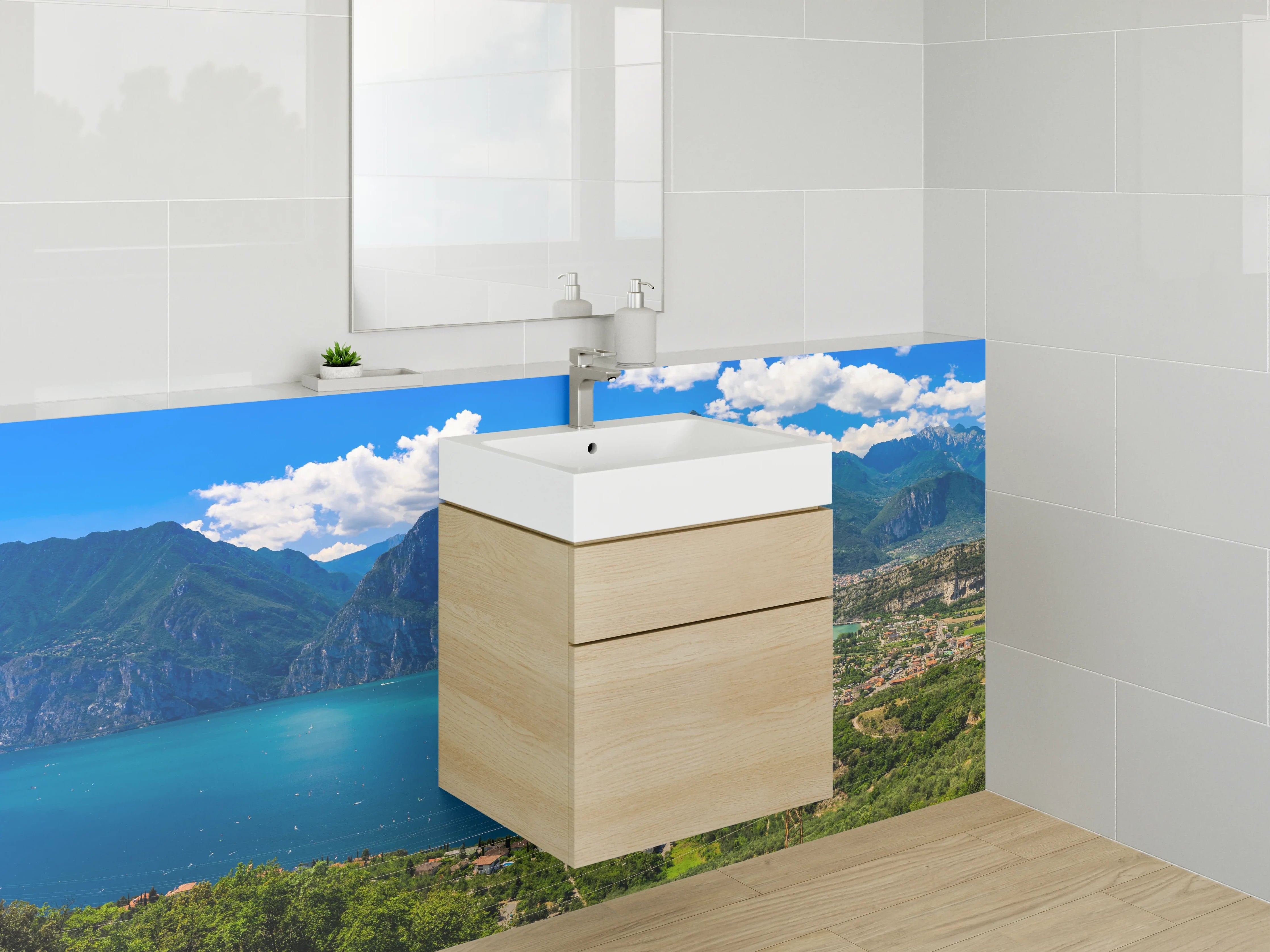 Waschbecken-Rückwand - Panorama Gardasee Berge Blau