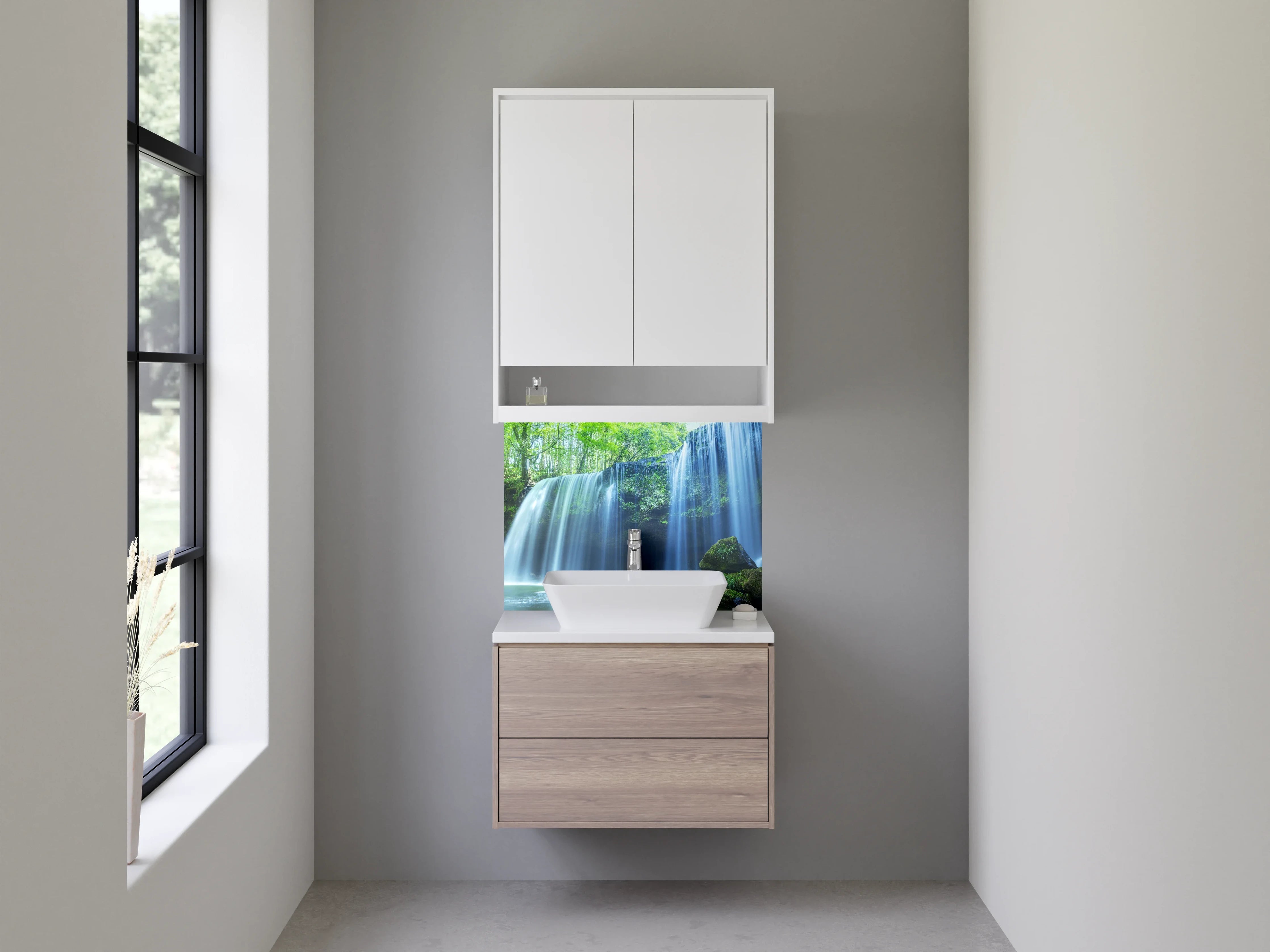 Waschbecken-Rückwand - Silbergrauer Wasserfall zwischen Moosgrün