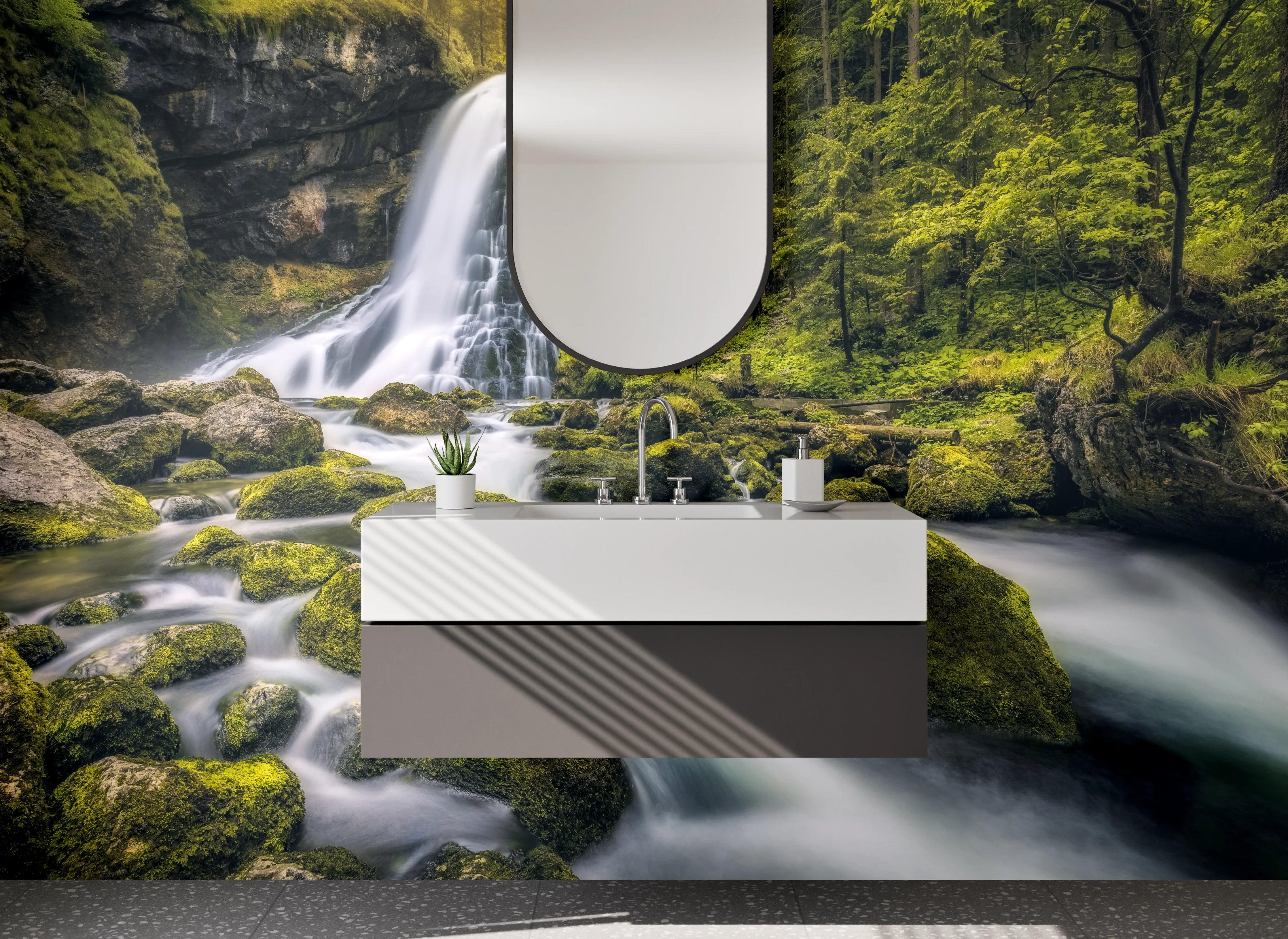 Waschbecken-Rückwand - Silberne Wasserströme im Nebelwald