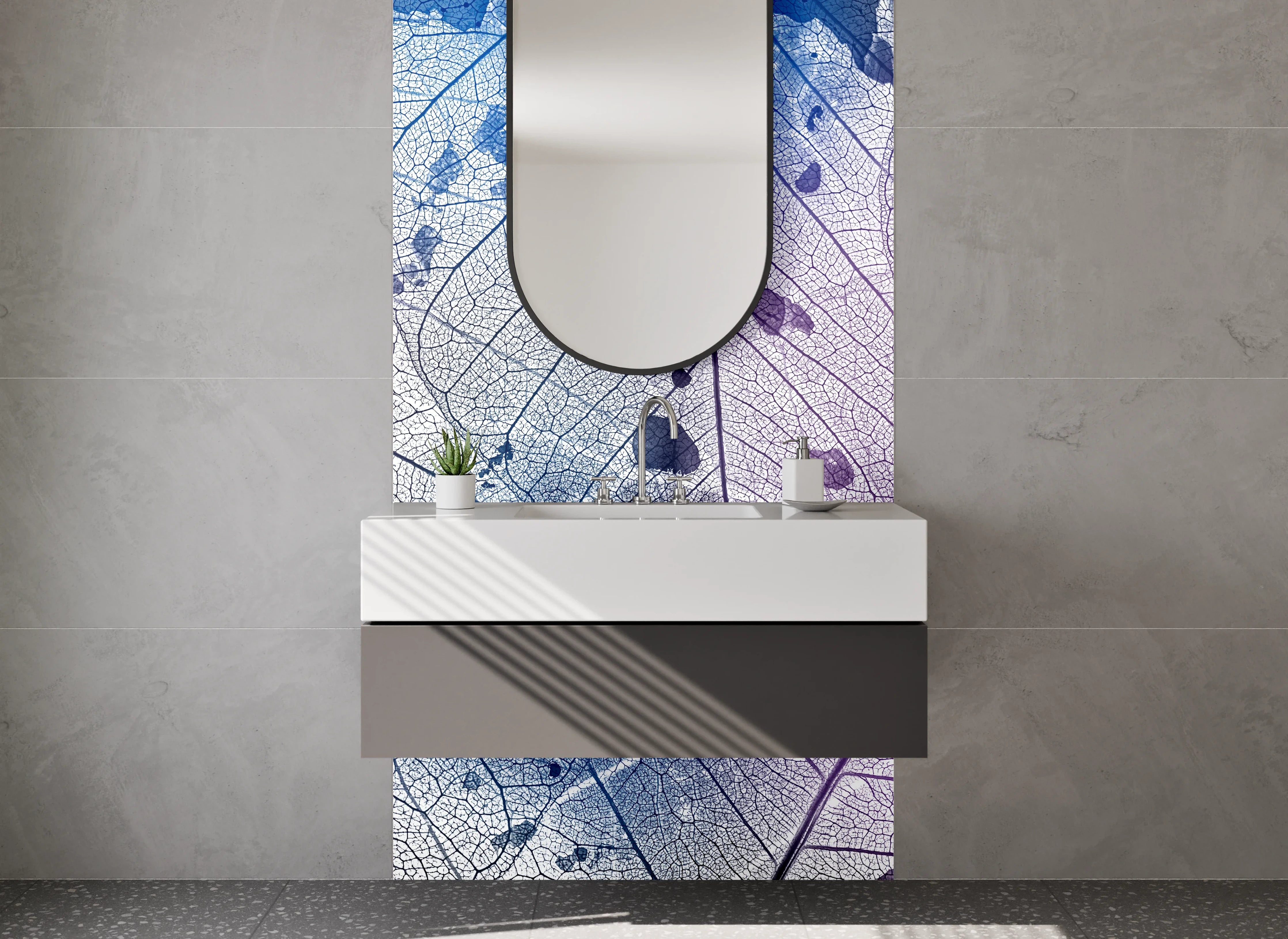 Waschbecken-Rückwand - Transparente Blattstruktur in Blau und Lila