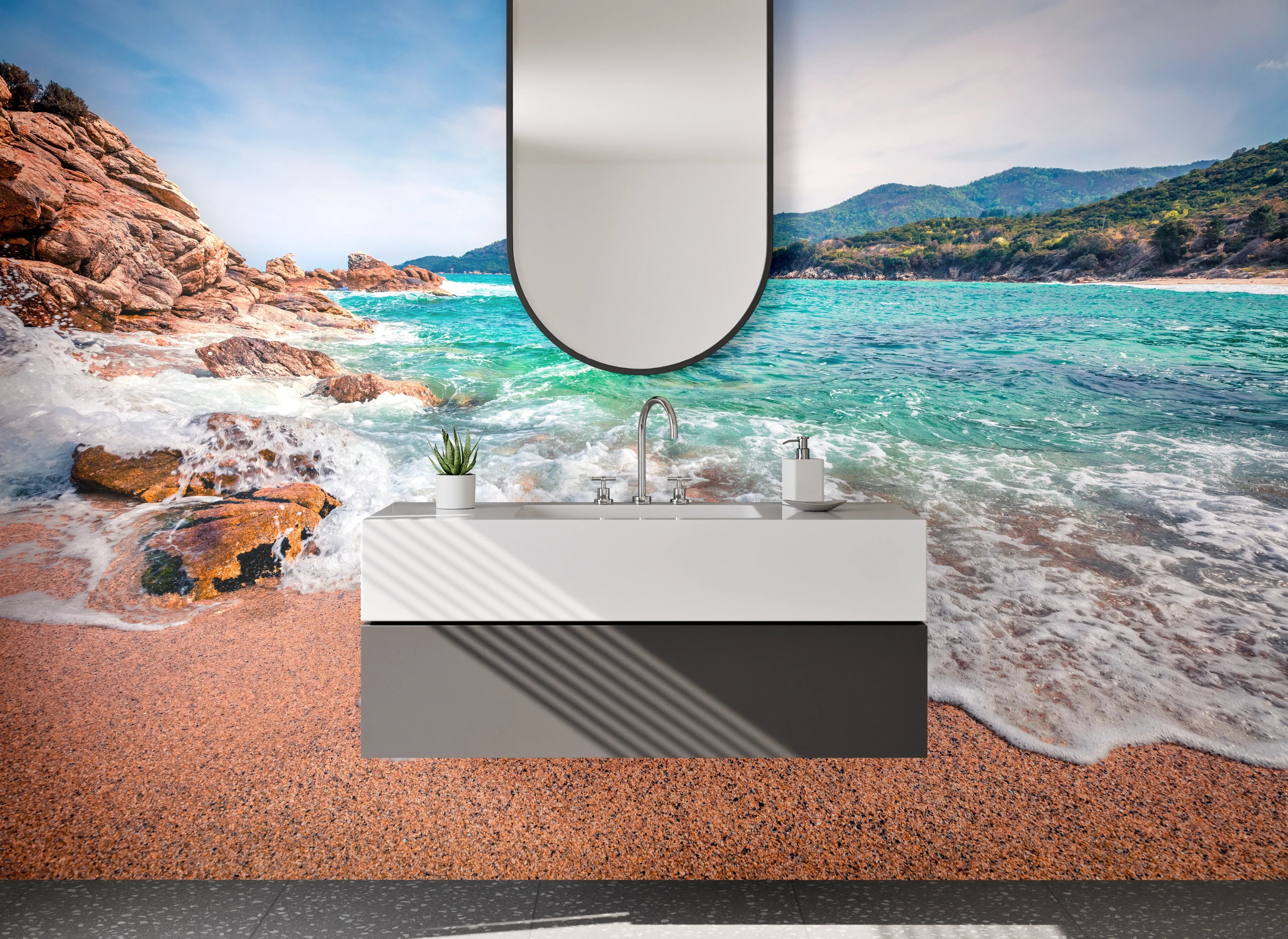 Waschbecken-Rückwand - Tropischer Strand mit klarem Wasser und Bergen