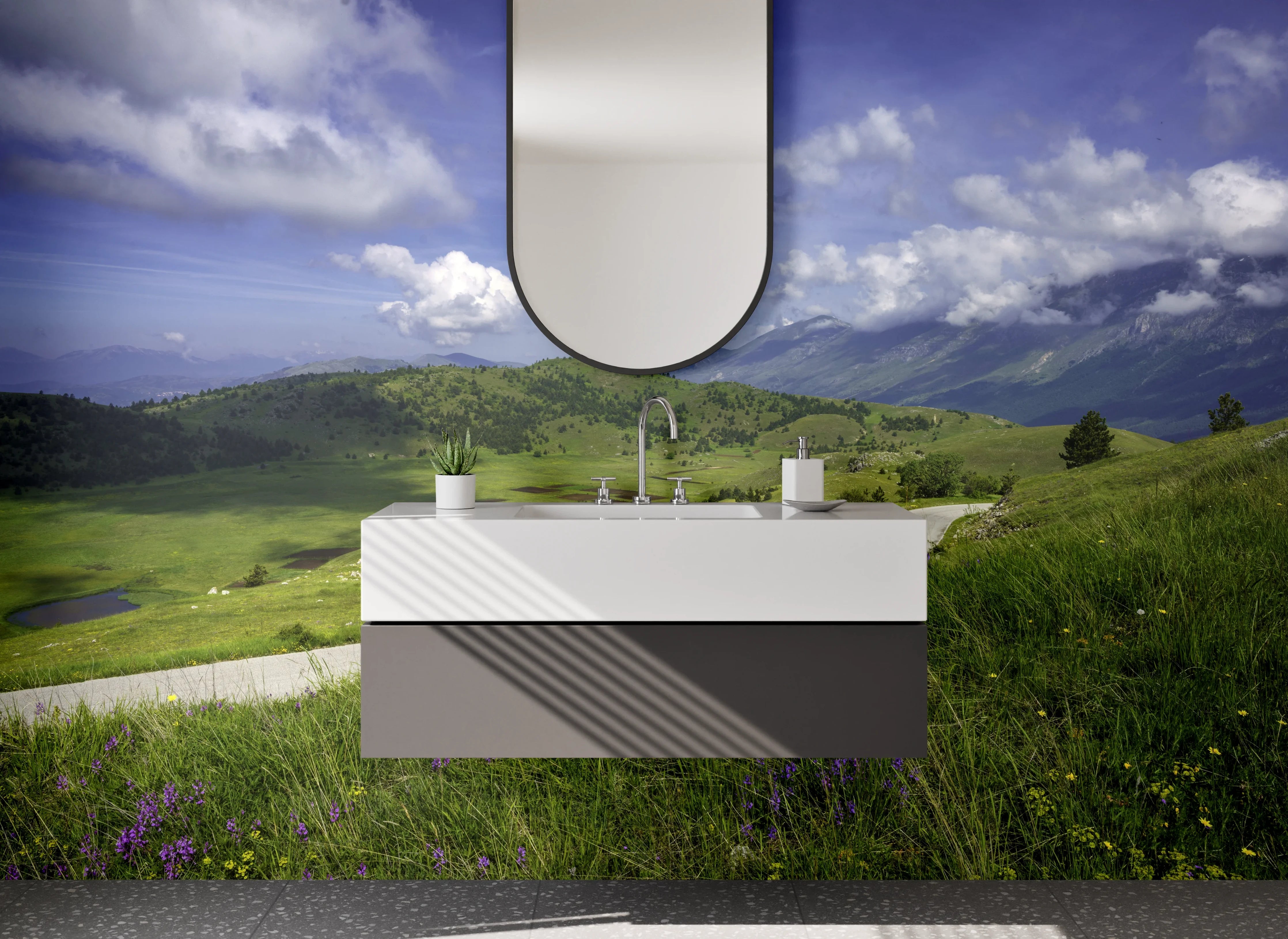Waschbecken-Rückwand - Weite Berglandschaft mit Panoramaweg