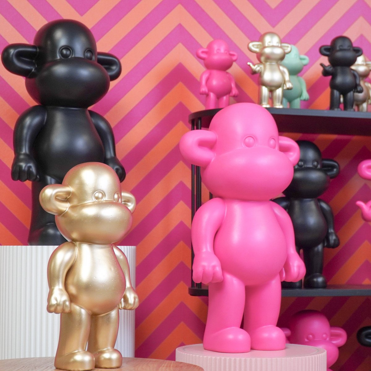 Ornament - Affenfigur 'The Legend'- Polyresin - Gold - 20,5x13,5x35 cm