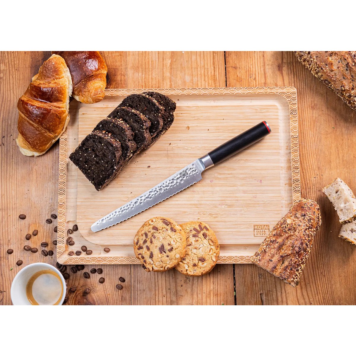 Messer - Gezacktes Brot-/Gebäckmesser mit Bambus-Saya und Bambusbox - 200-mm-Klinge