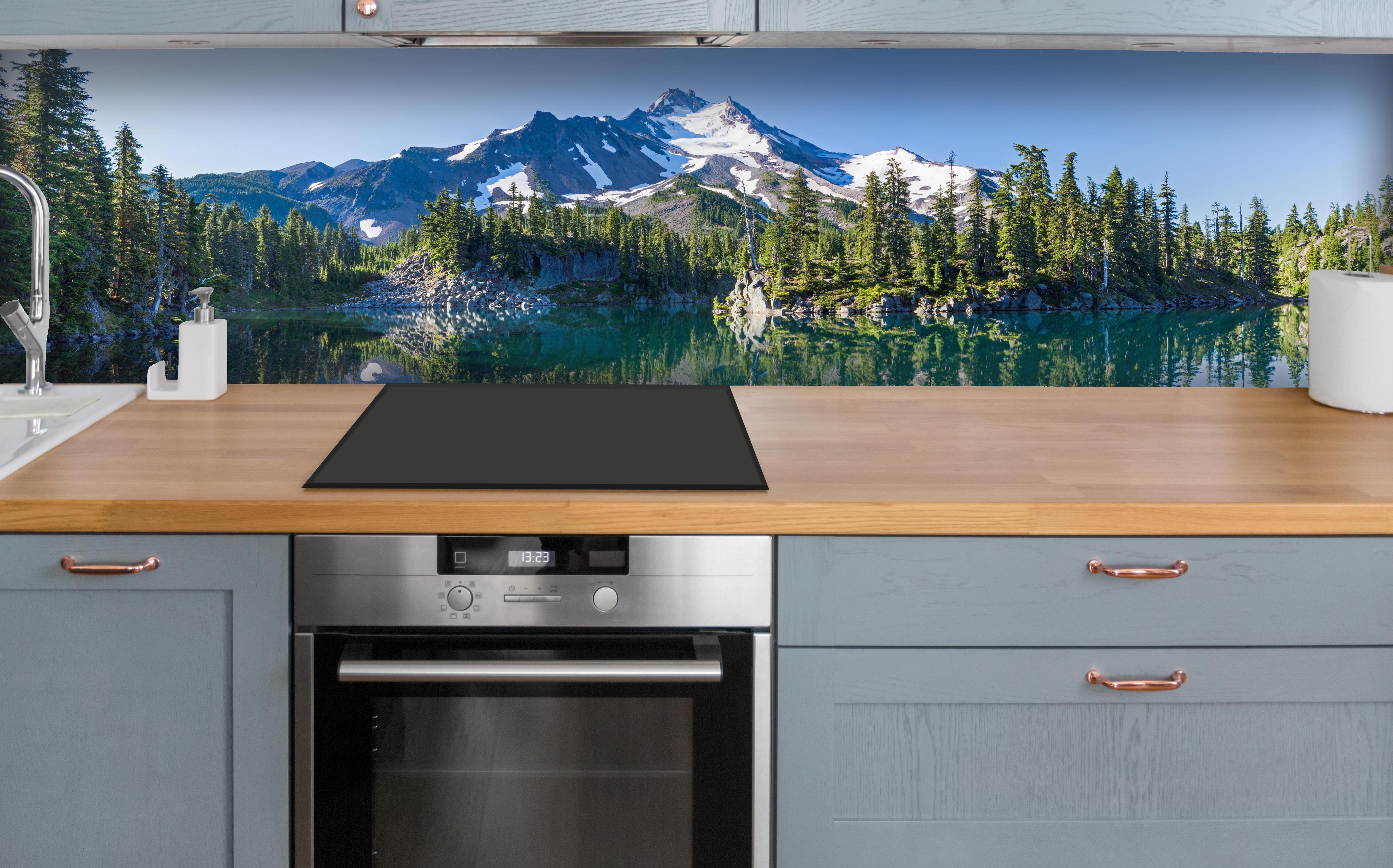 Küche - Jefferson Park spiegelnd im Morgenlicht über polierter Holzarbeitsplatte mit Cerankochfeld