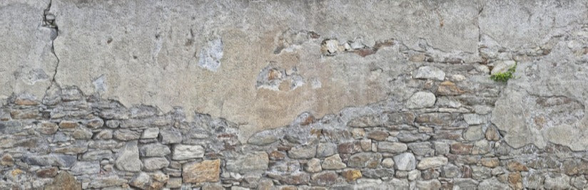 Küchenrückwand - Bröckelnde Hausmauer in Südtirol