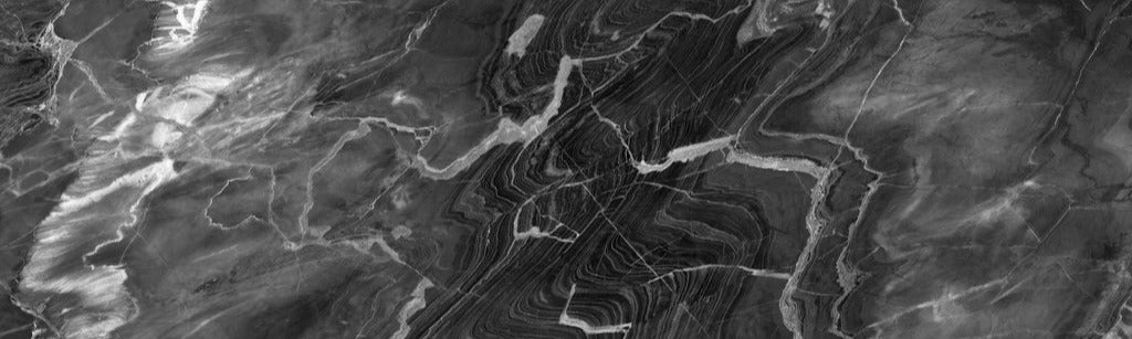 Küchenrückwand - Schwarzer Marmor mit weißen Adern