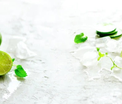 Küchenrückwand - Hausgemachte Limettenlimonade mit Gurke