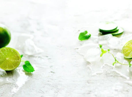 Küchenrückwand - Hausgemachte Limettenlimonade mit Gurke
