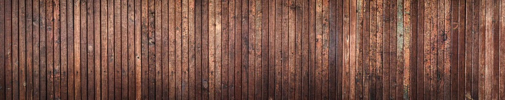 Küchenrückwand - Panoramahintergrund aus vertikalen schmalen Holzplatten