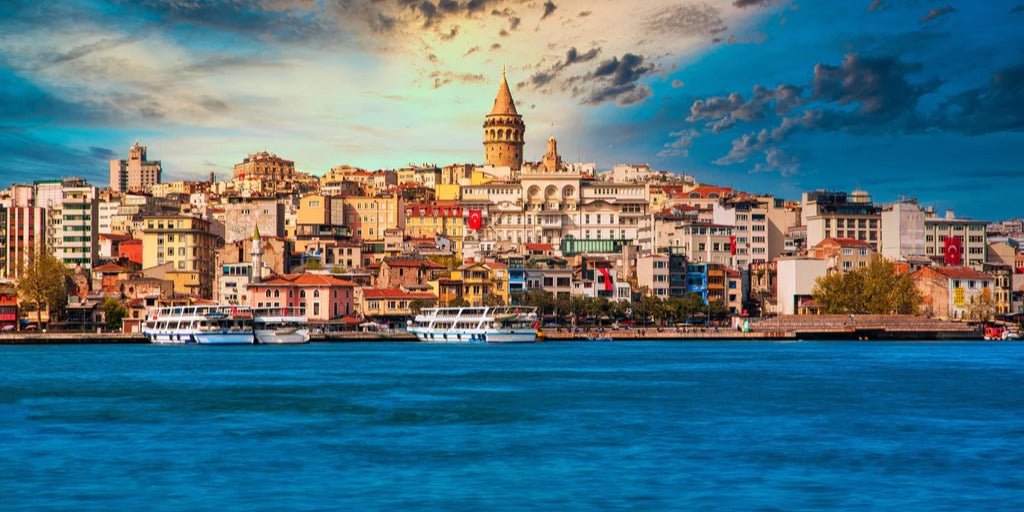 Spritzschutz -  Ausblick auf Galata vom Wasser