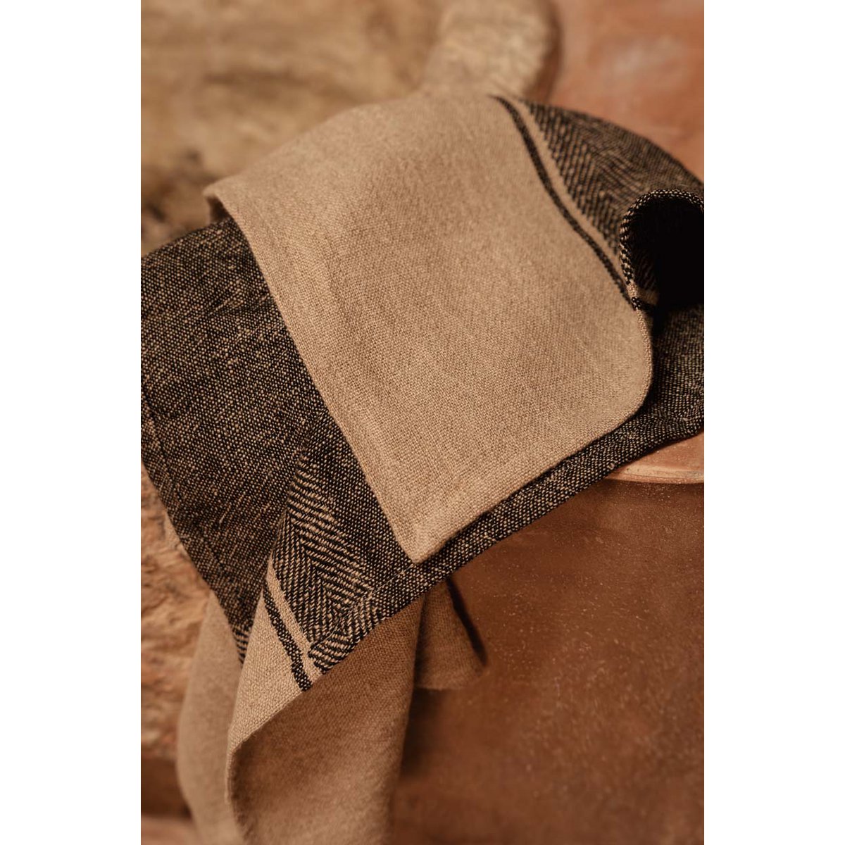The Linen Moody Küchentuch – Naturschwarz – 50 x 70