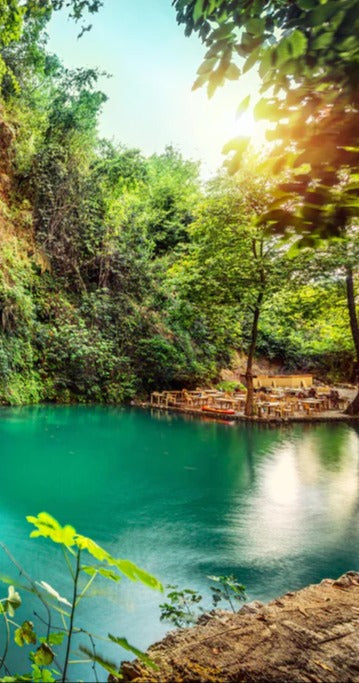 Duschrückwand - Kaskade mit klarem Bach im Libanon