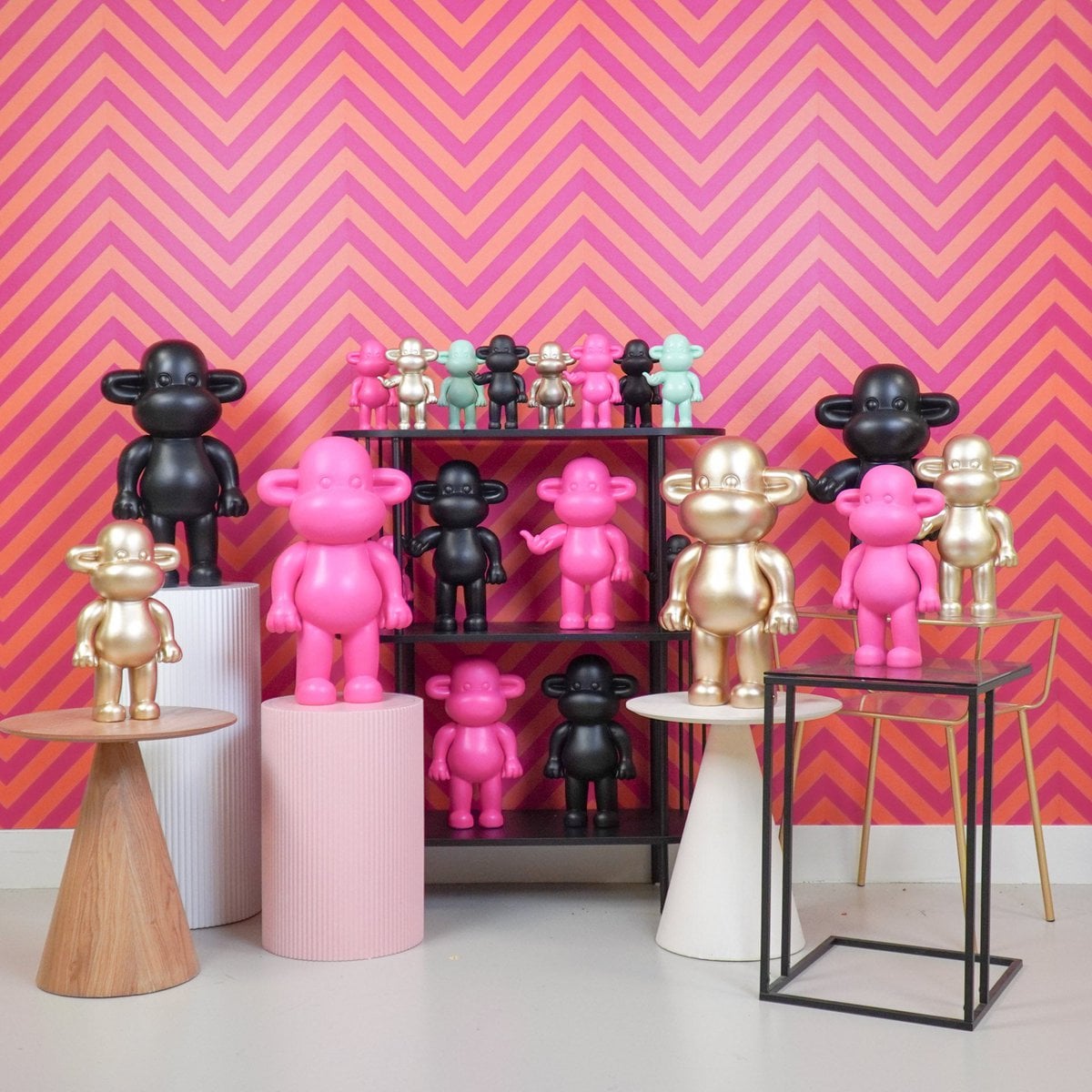 Ornament - Affenfigur 'The Legend'- Polyresin - Schwarz - 20,5x13,5x35 cm