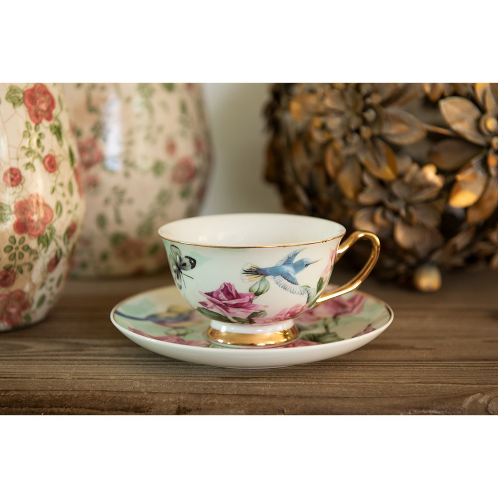 Tasse und Untertasse 12x10x6 cm / Ø 15x2 cm / 200 ml