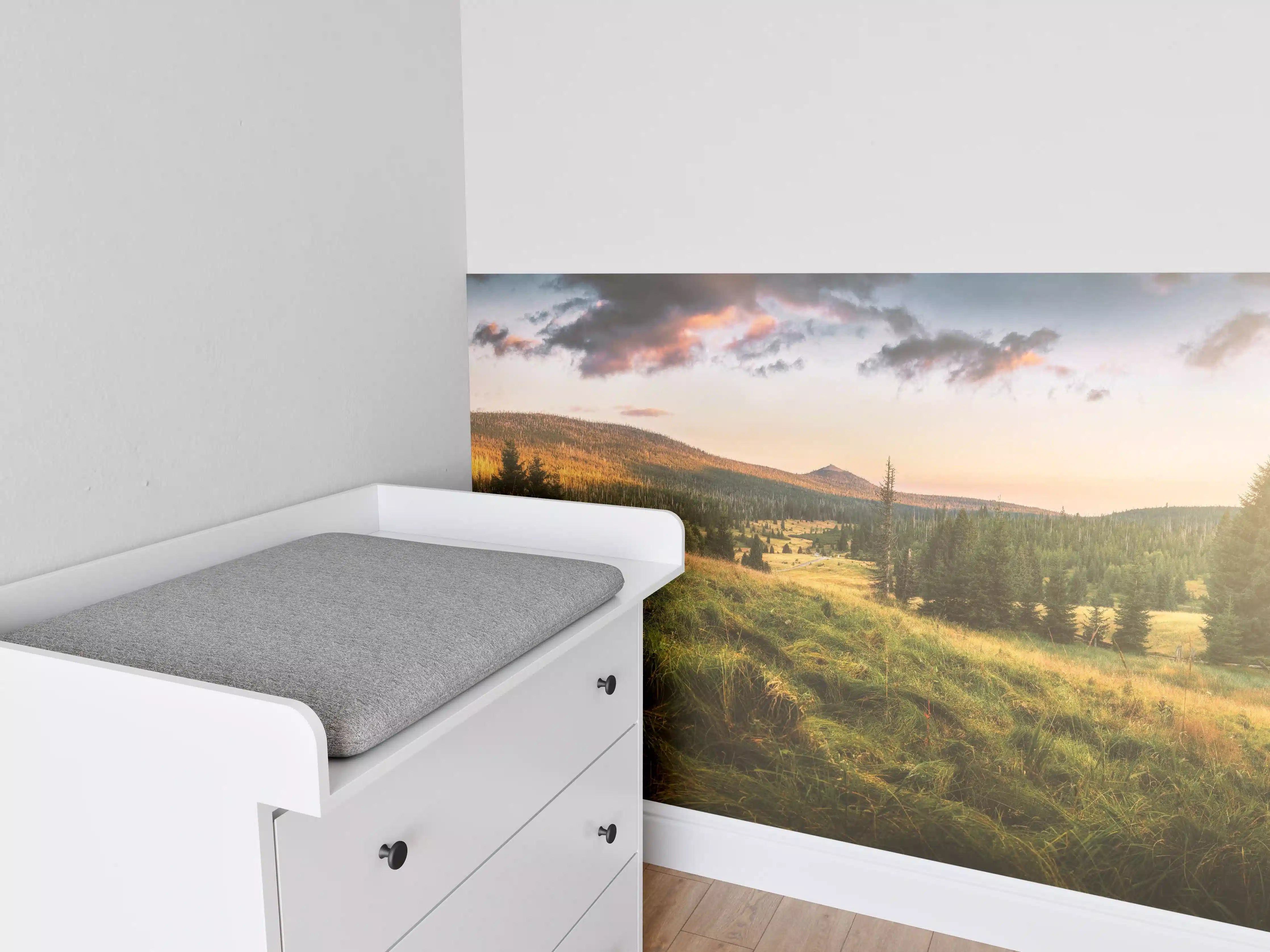 Babyzimmer Wandgestaltung - Abendlicher Berg Luzný - Tschechien