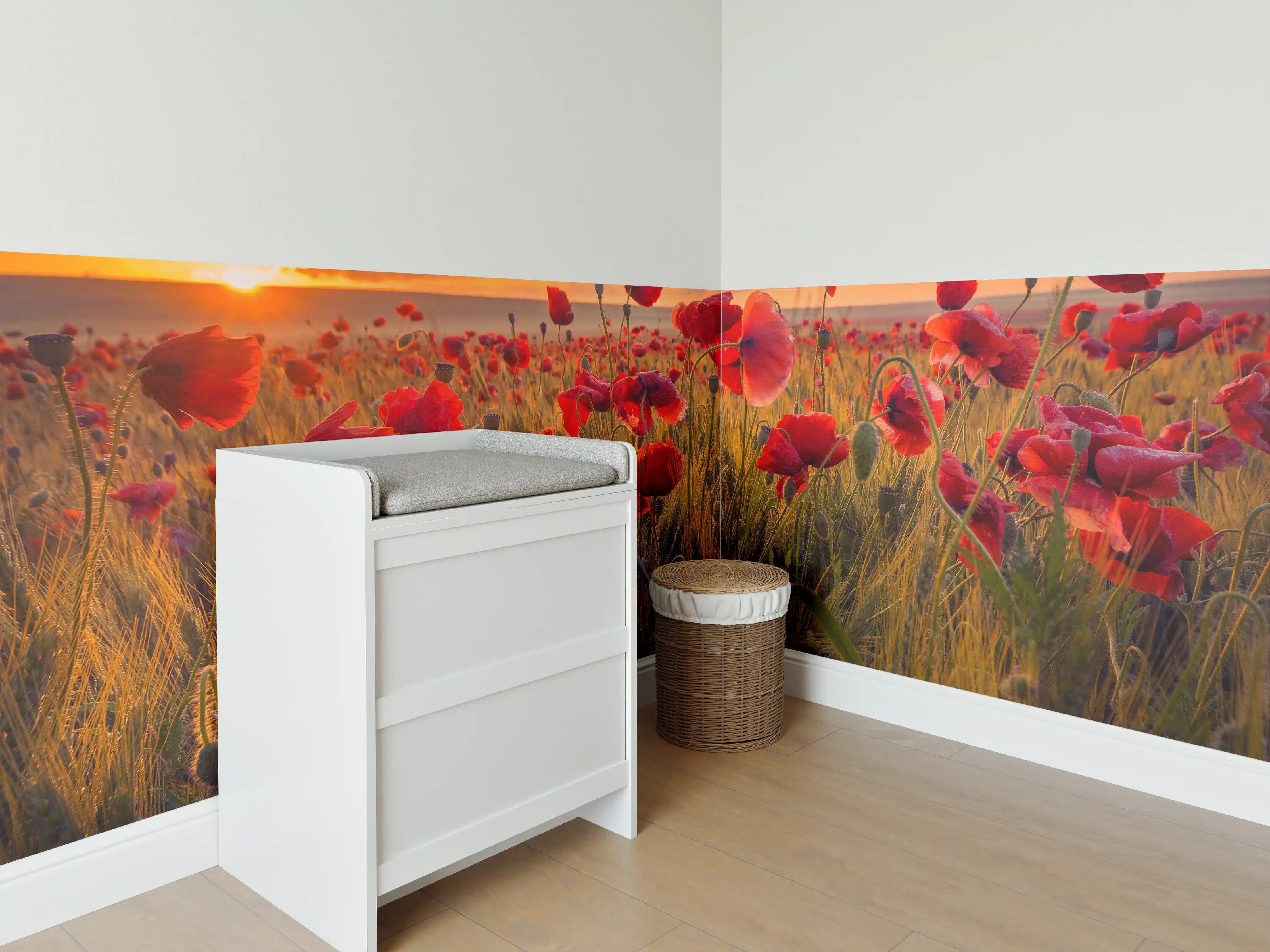 Babyzimmer Wandgestaltung - Abendlicht über Mohnblumenwiese