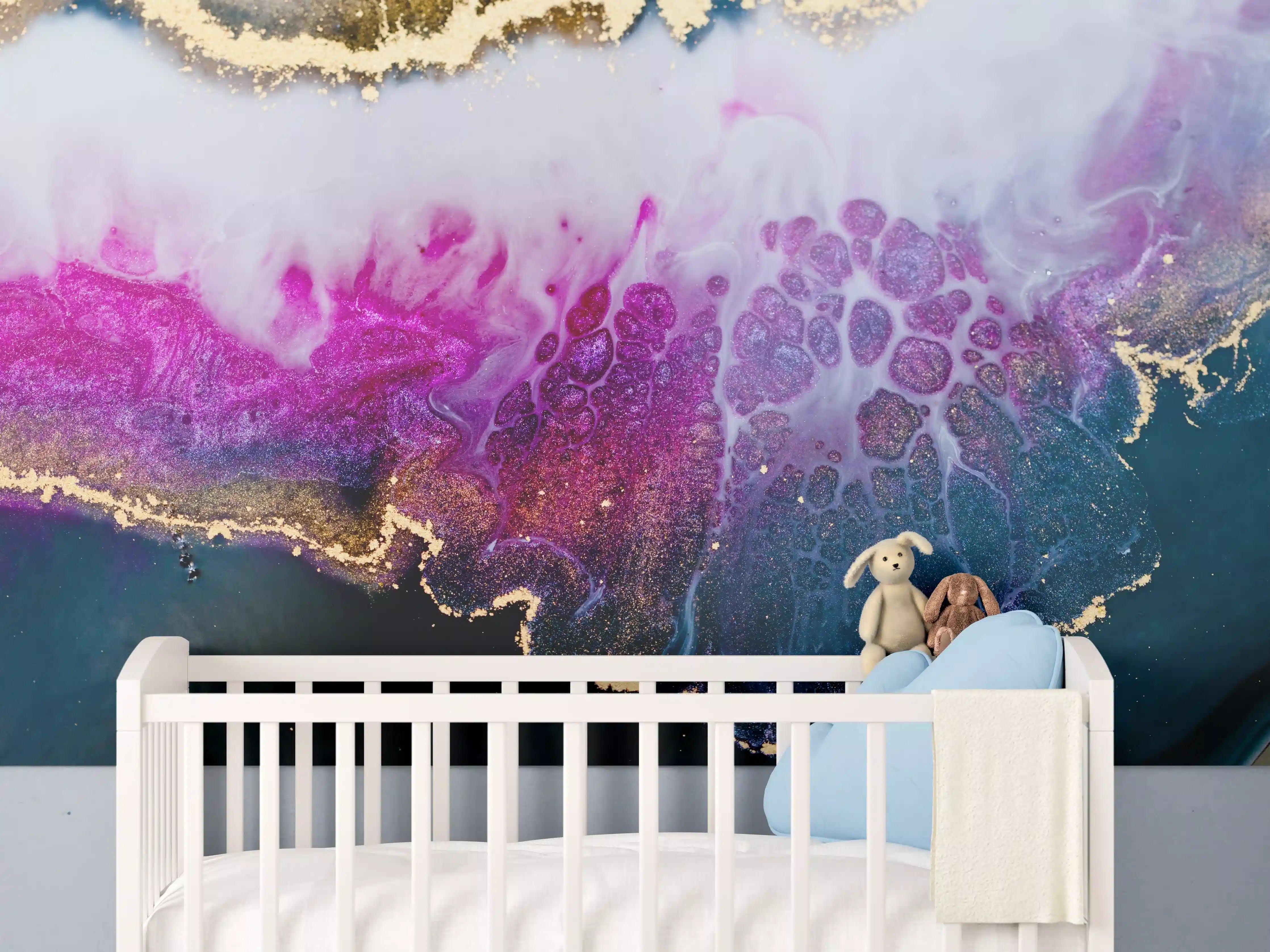 Babyzimmer Wandgestaltung - Abstrakte Kunst in Lila-Gold
