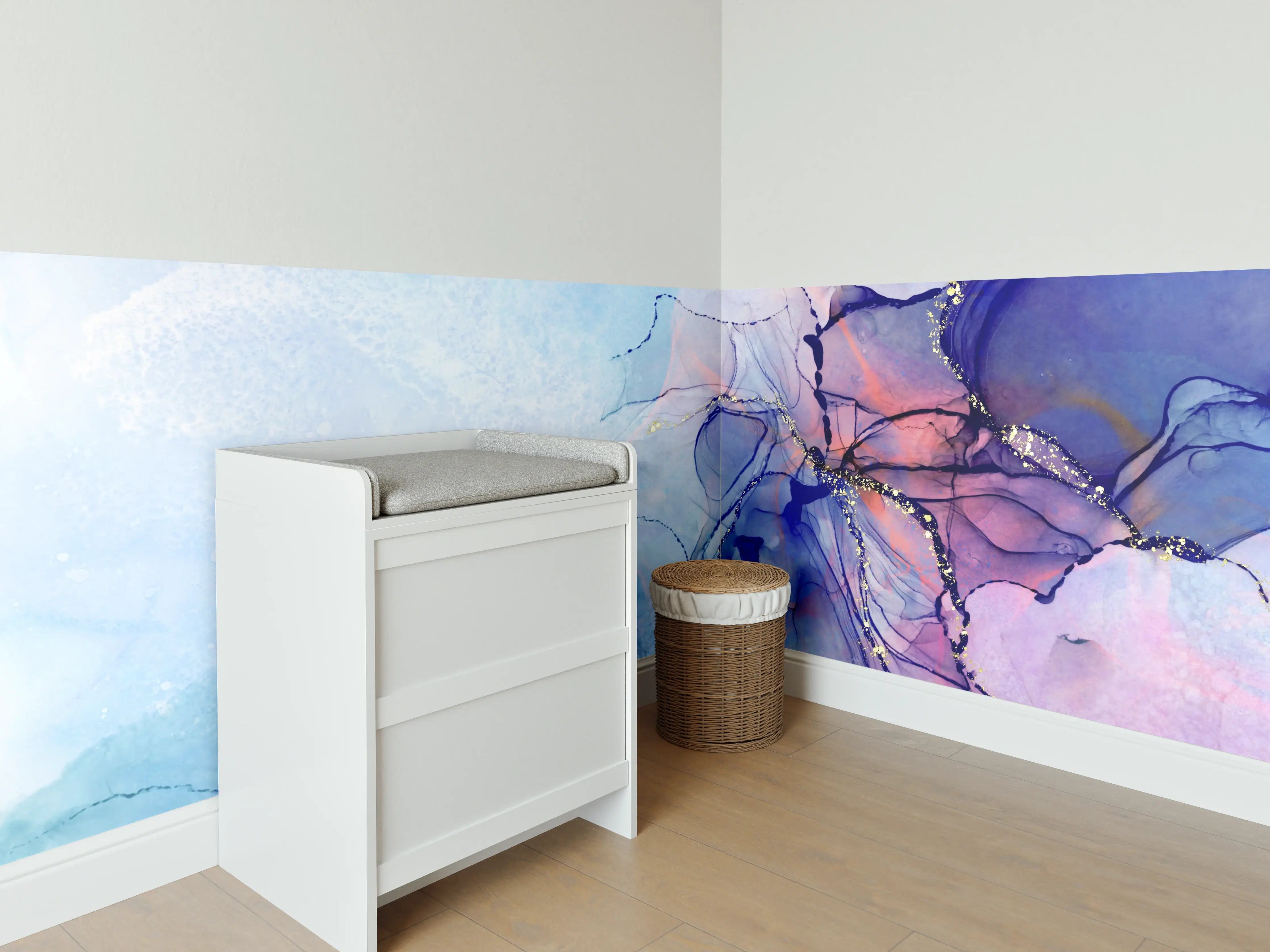 Babyzimmer Wandgestaltung - Abstrakte Tinte mit Goldelementen