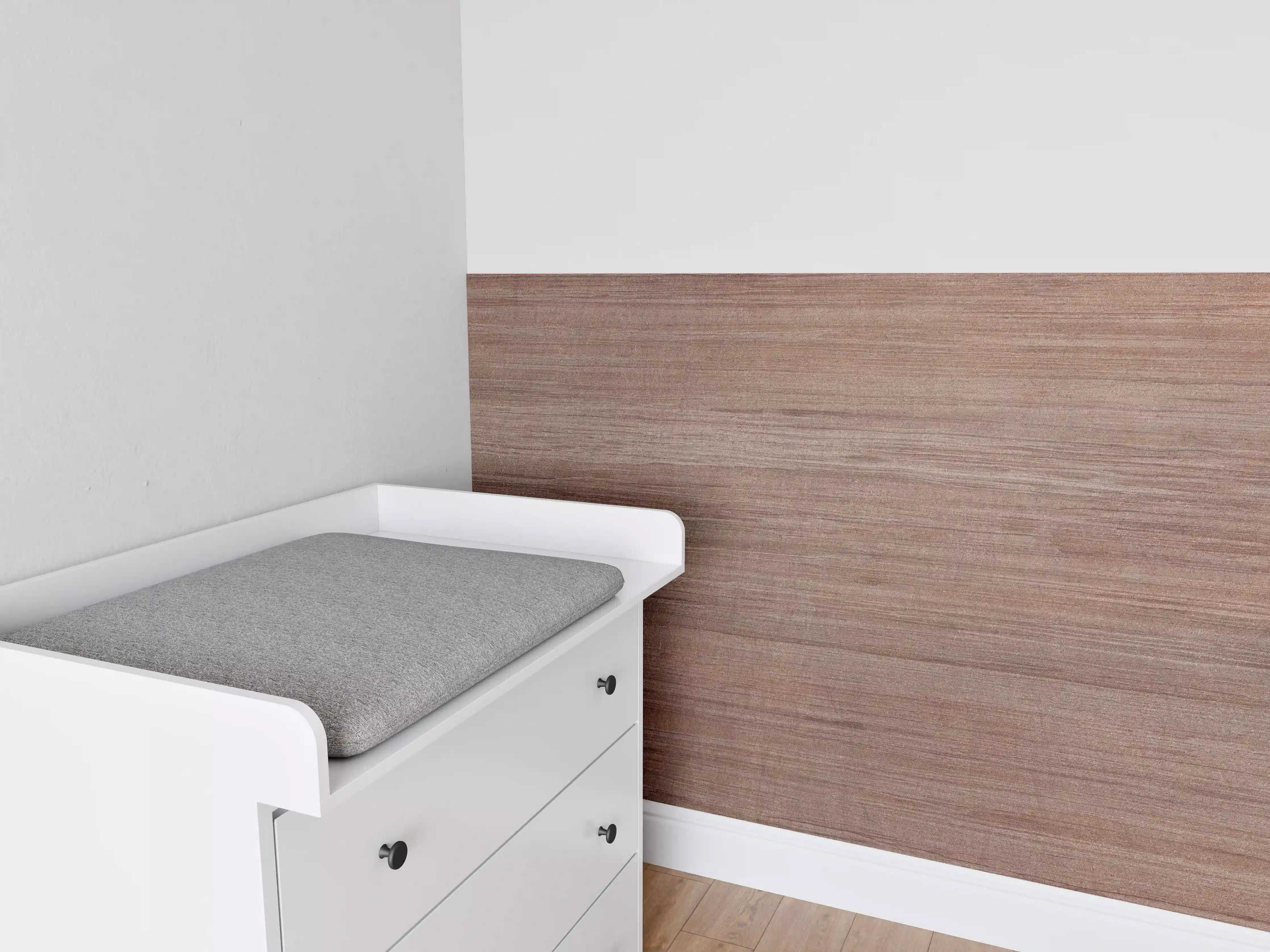 Babyzimmer Wandgestaltung - Abstraktes bräunlich dunkles Holz