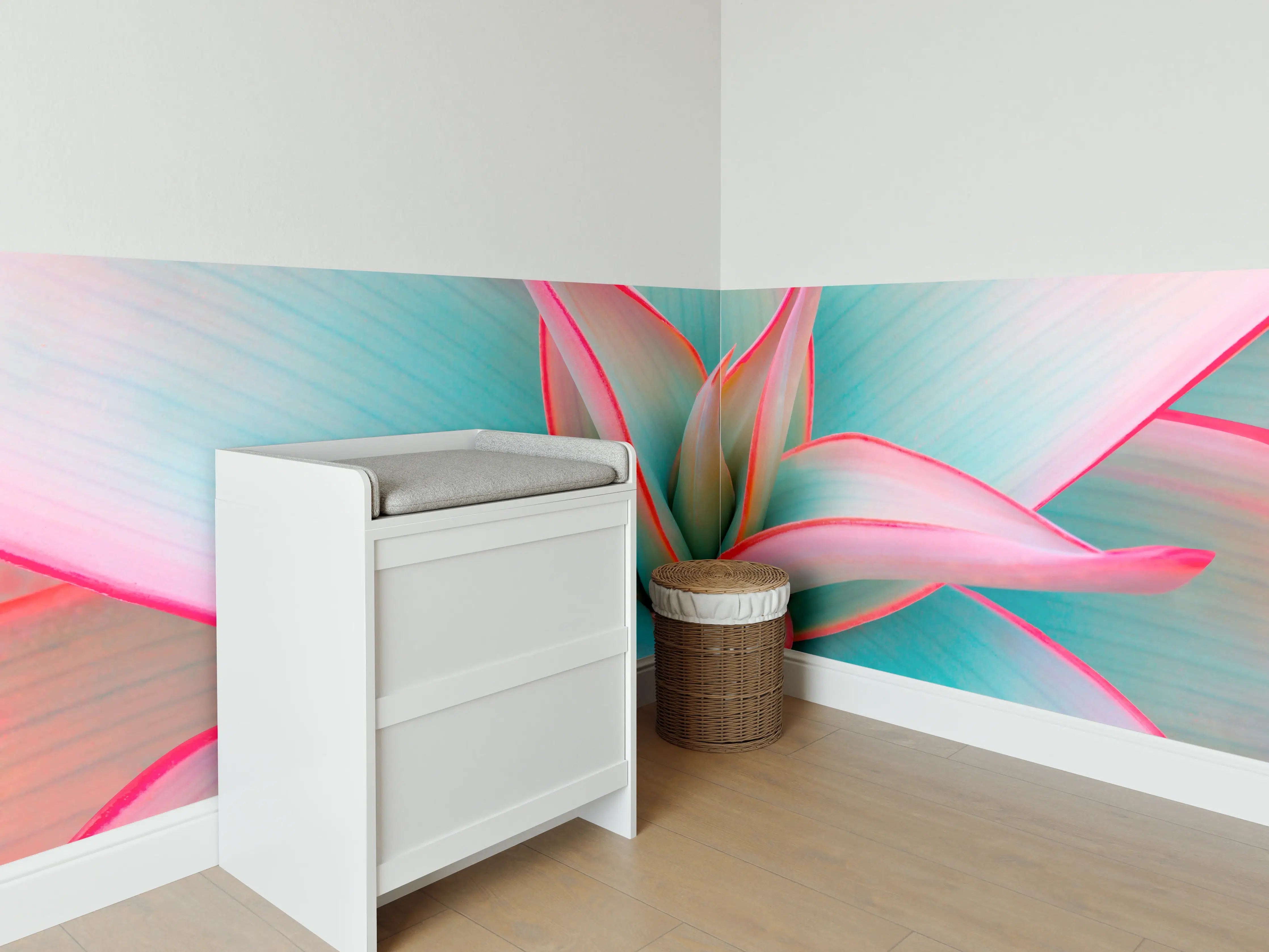 Babyzimmer Wandgestaltung - Agavenblätter in trendigen Pastellfarben