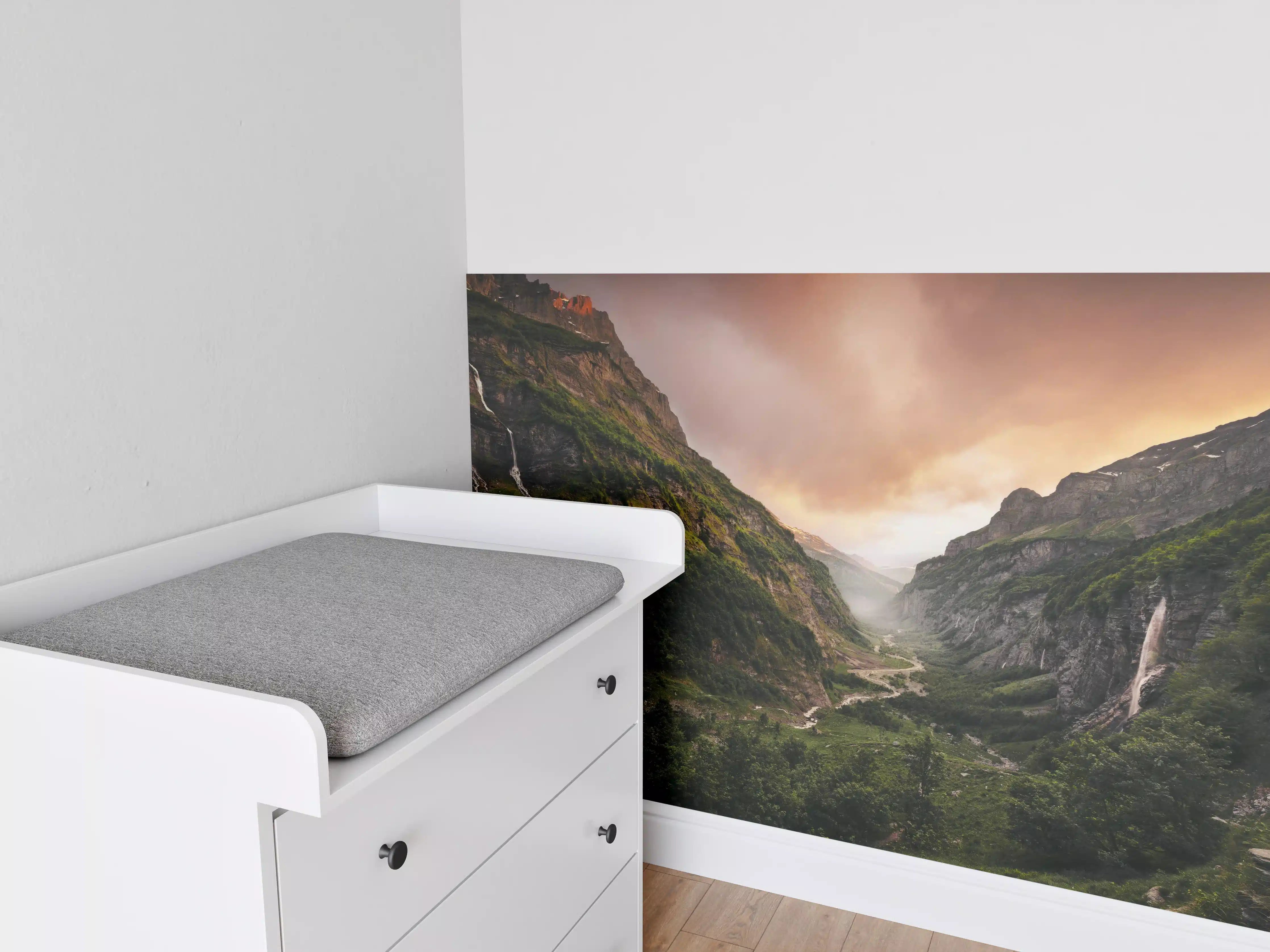 Babyzimmer Wandgestaltung - Alpen Bergsonnenuntergang