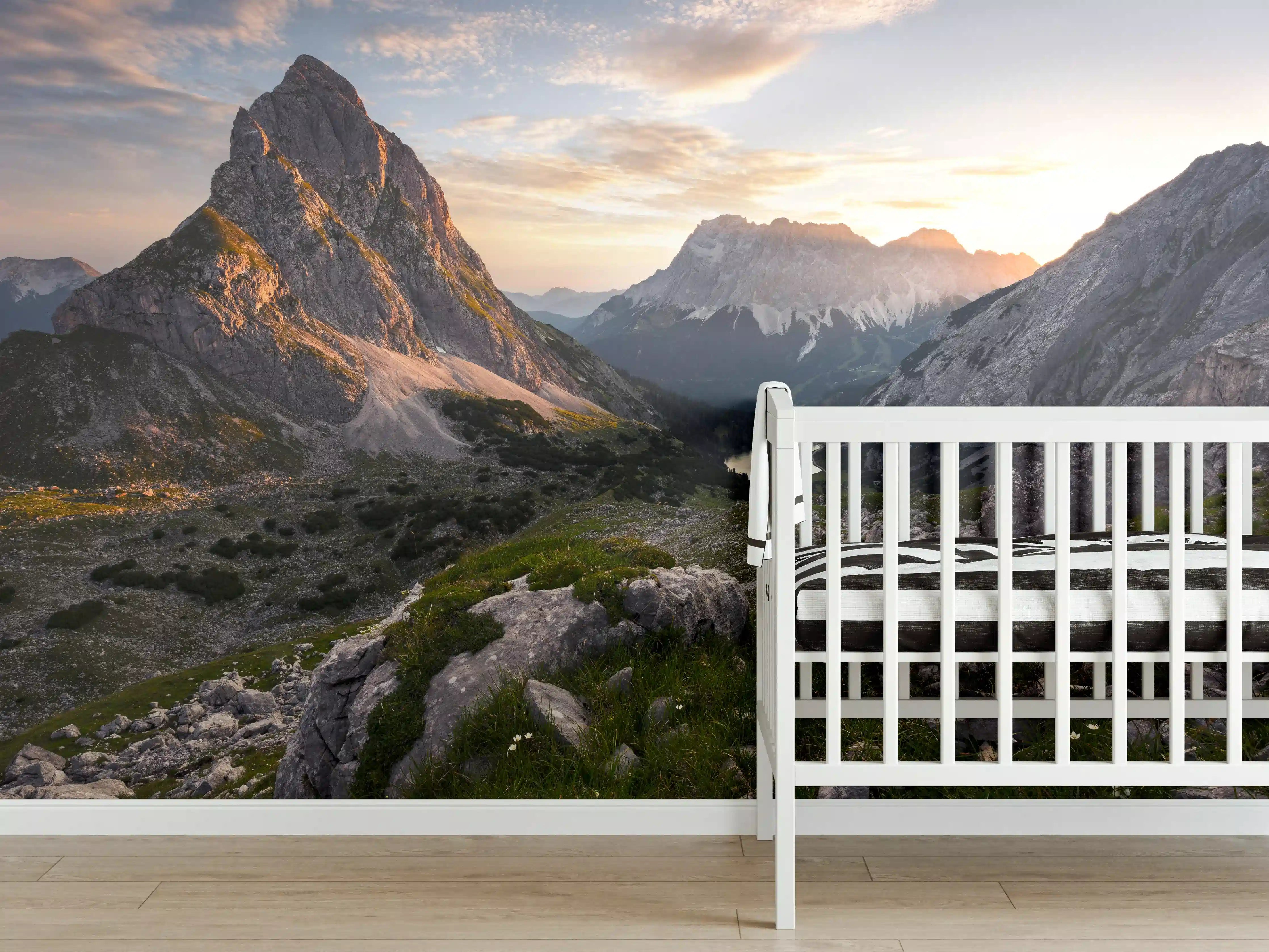 Babyzimmer Wandgestaltung - Alpenglühen am Bergsee