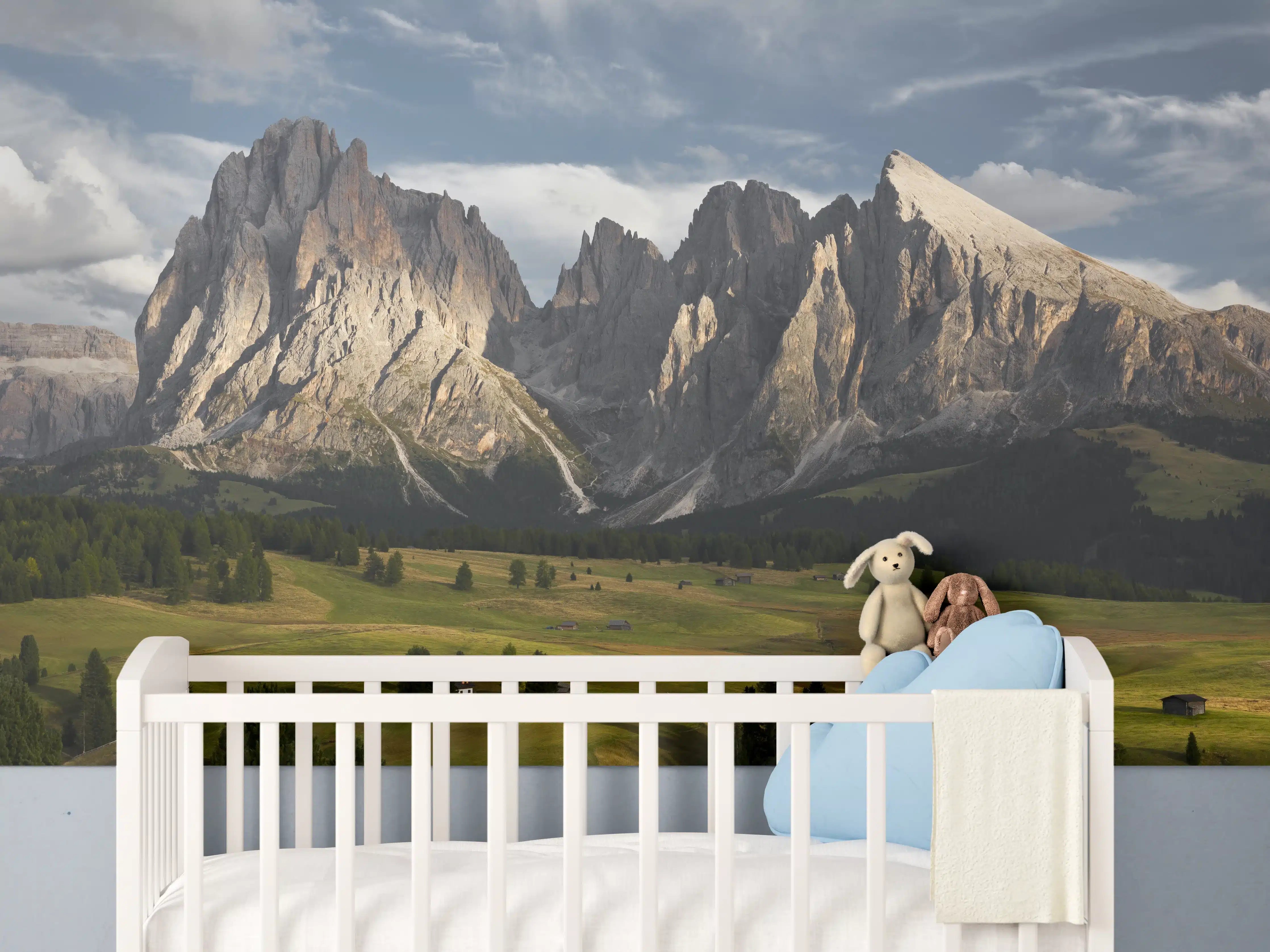 Babyzimmer Wandgestaltung - Alpenpanorama Dolomiten Wiese
