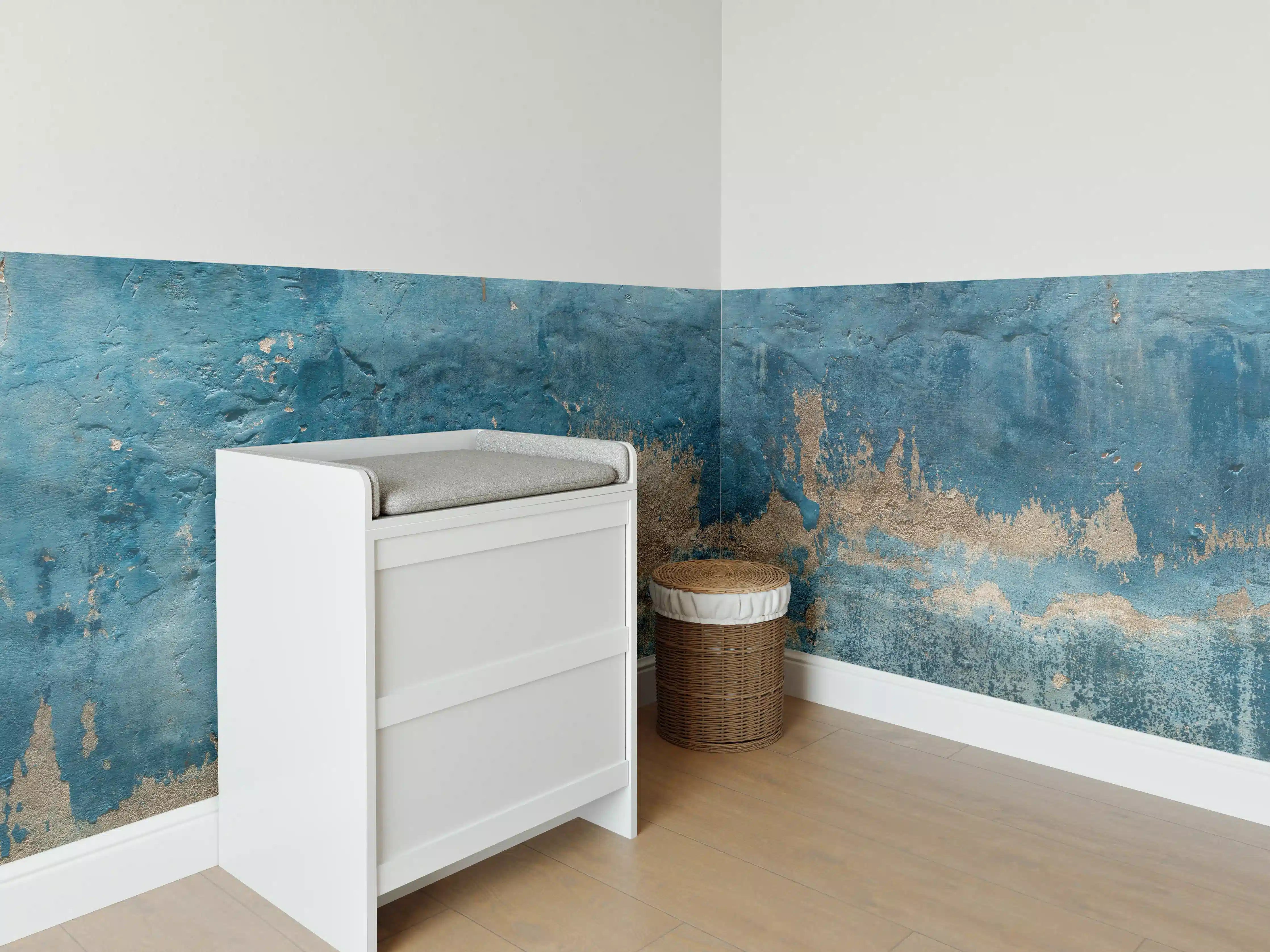 Babyzimmer Wandgestaltung - Alte Wand mit kaputtem Putz