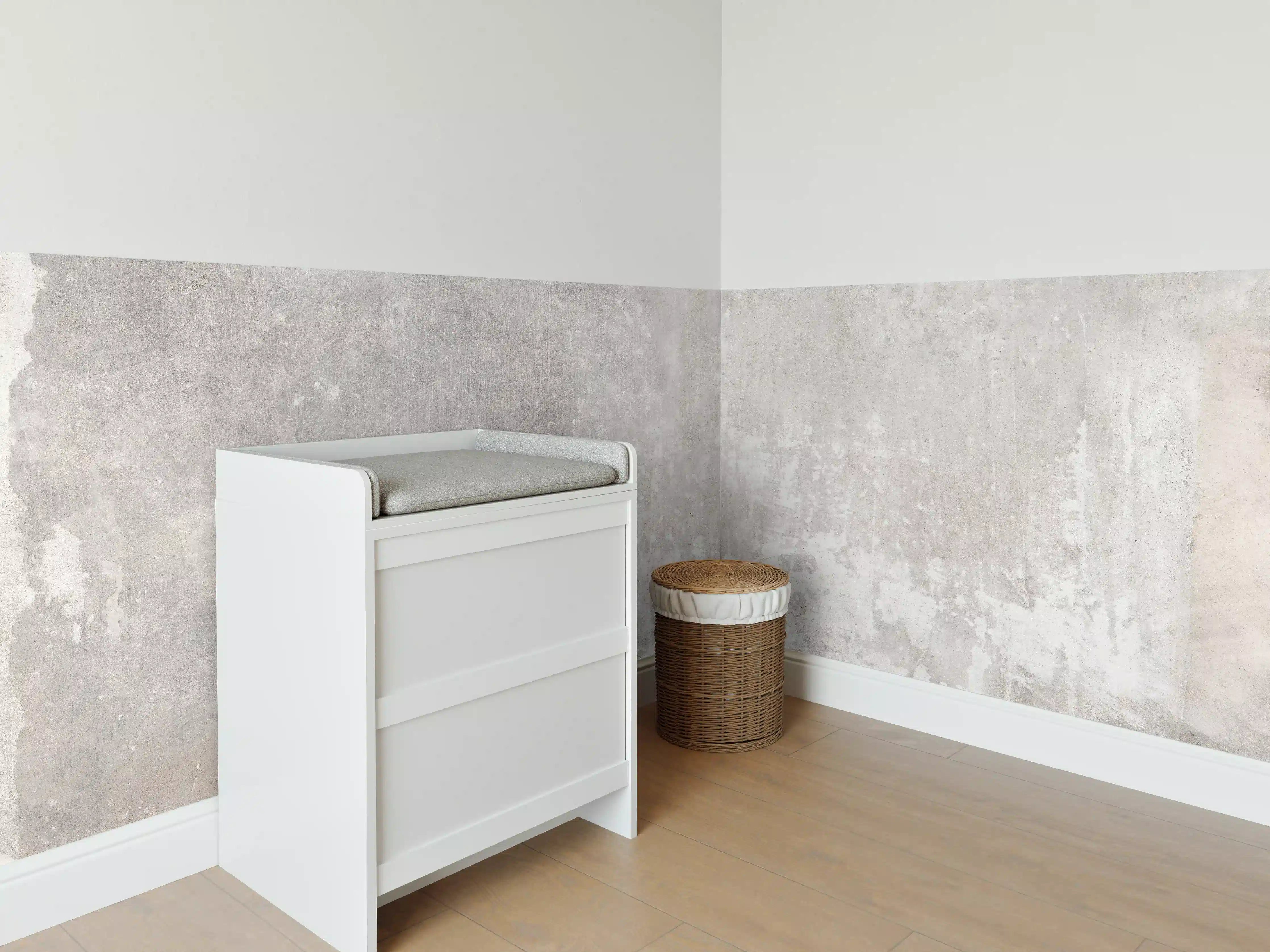 Babyzimmer Wandgestaltung - Alte Zementwandstruktur